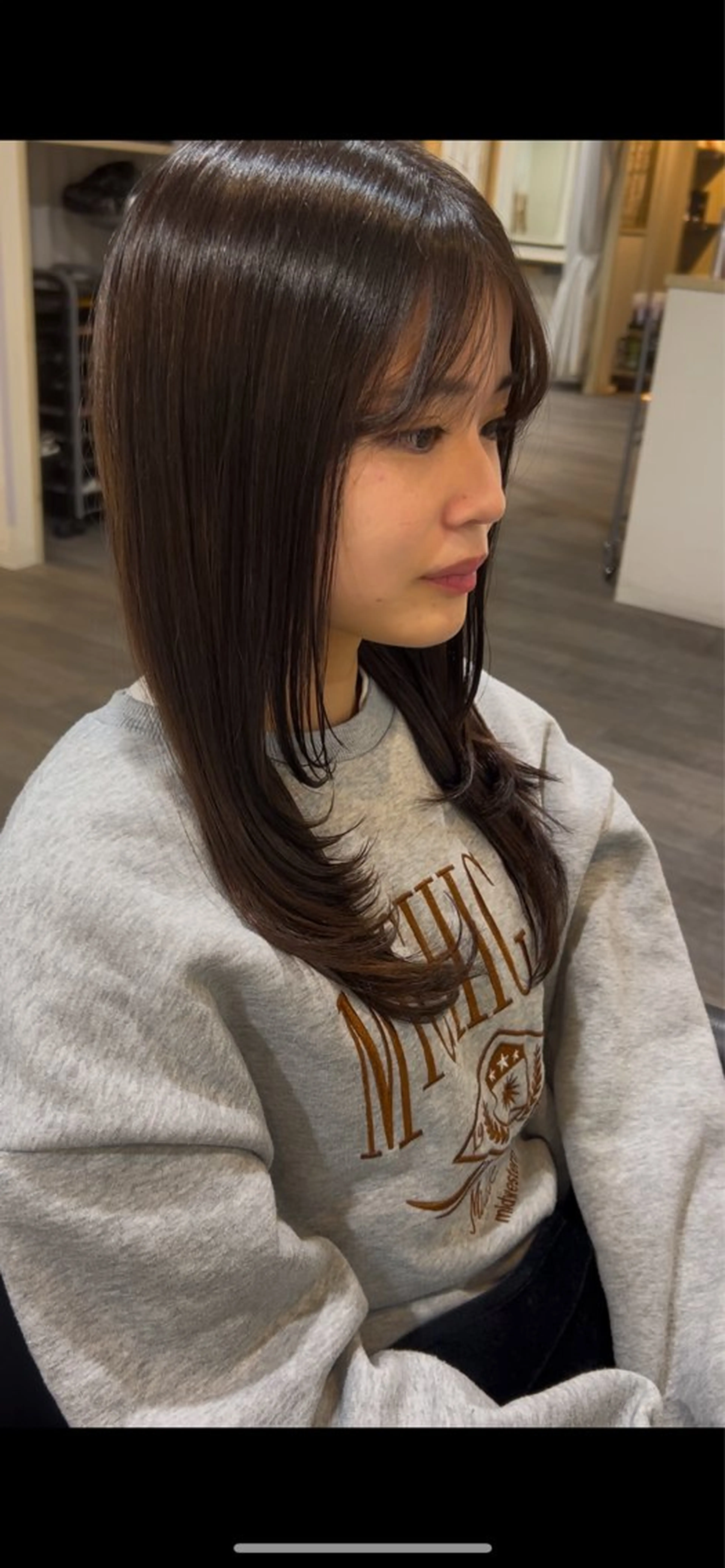 セミロング レイヤーカット 中山 海舟のヘアスタイル