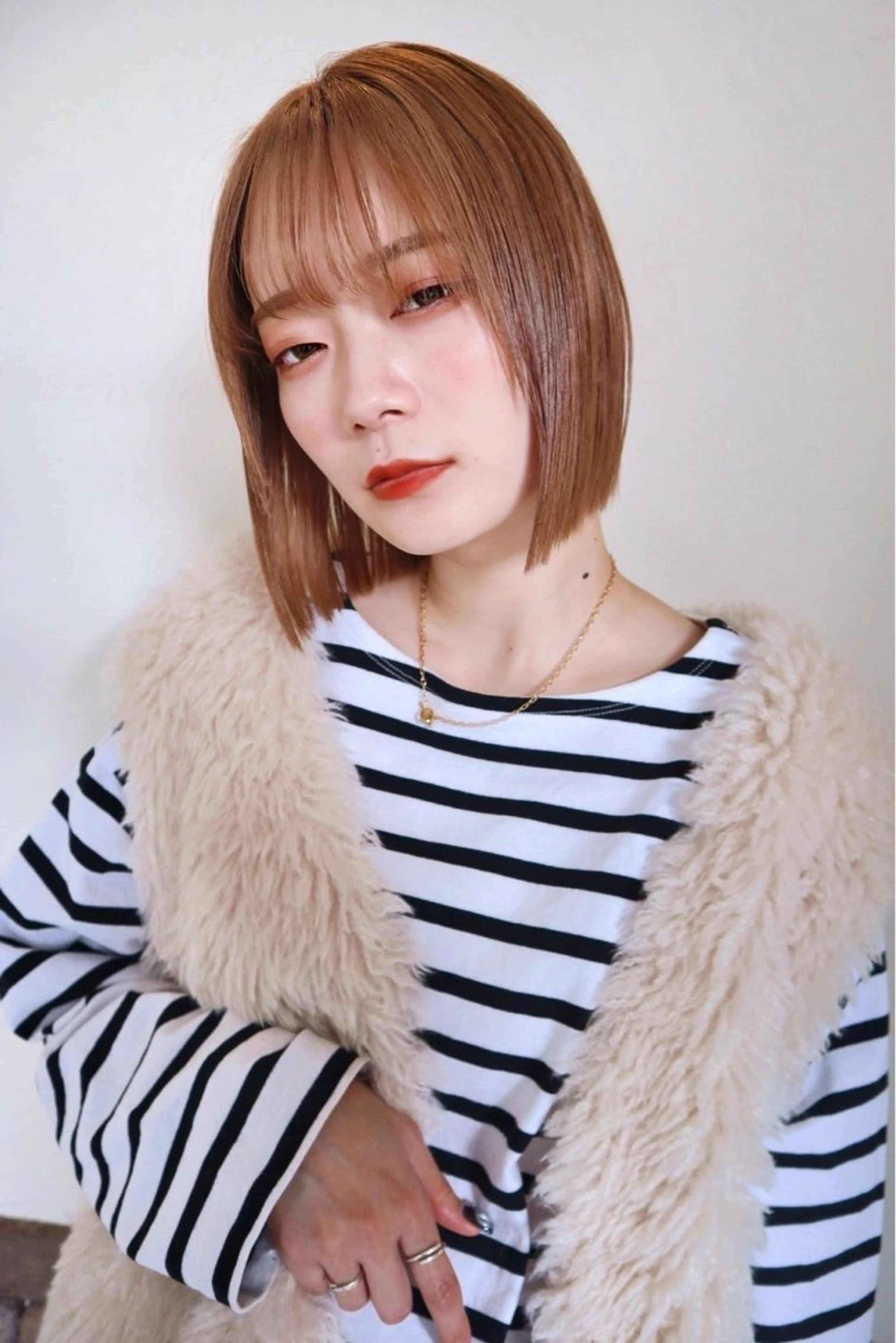 ショート カラー 切りっぱなしボブ ボブ ショートヘア 外ハネヘア カット ヘアカラー 小町康耀　ボブ /顔周りレイヤーのヘアスタイル
