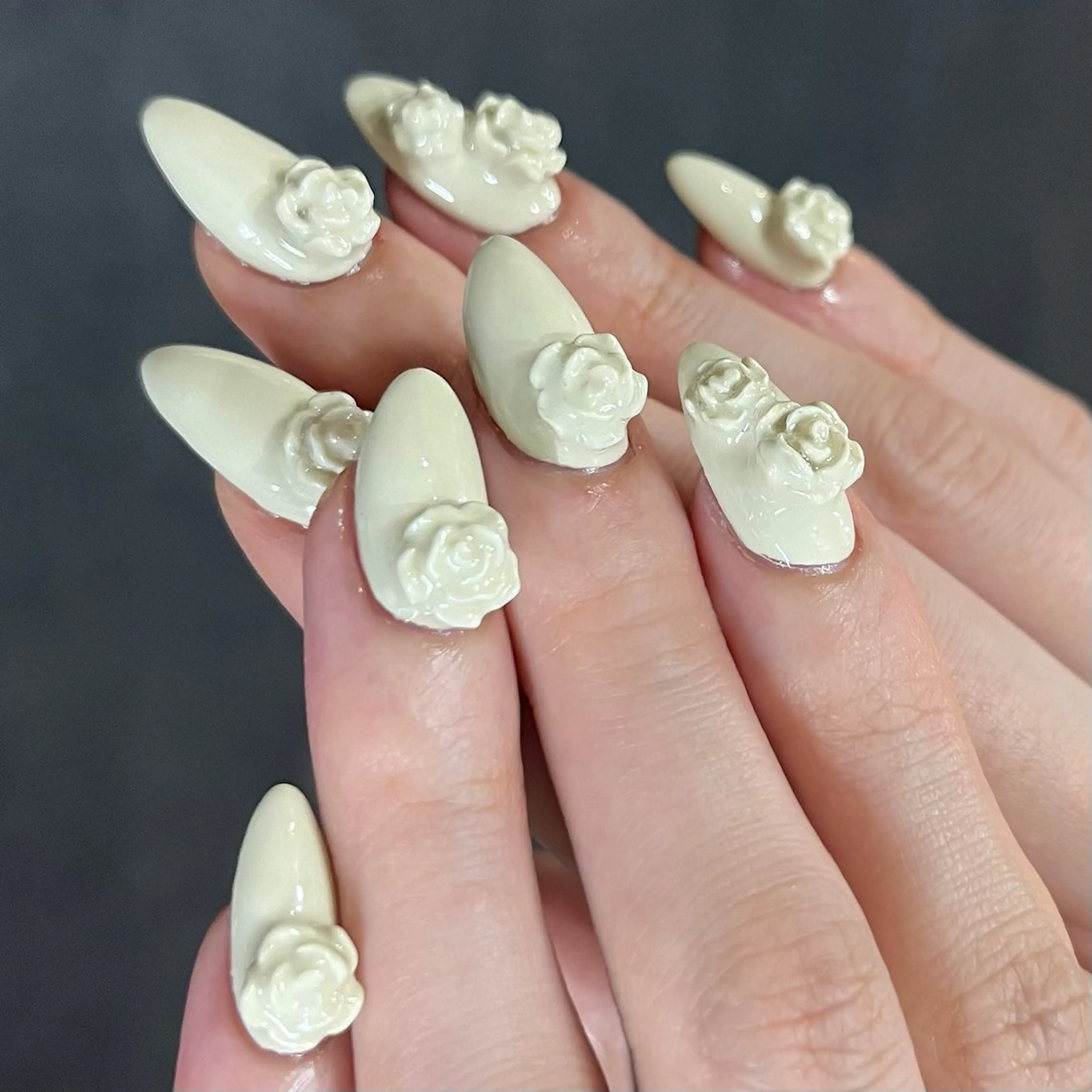 ネイル ワンカラーネイル シンプルネイル ホワイト ハンドネイル ハンドケア 🎀NAIL🎀 AI🪄︎︎◝✩のネイルデザイン