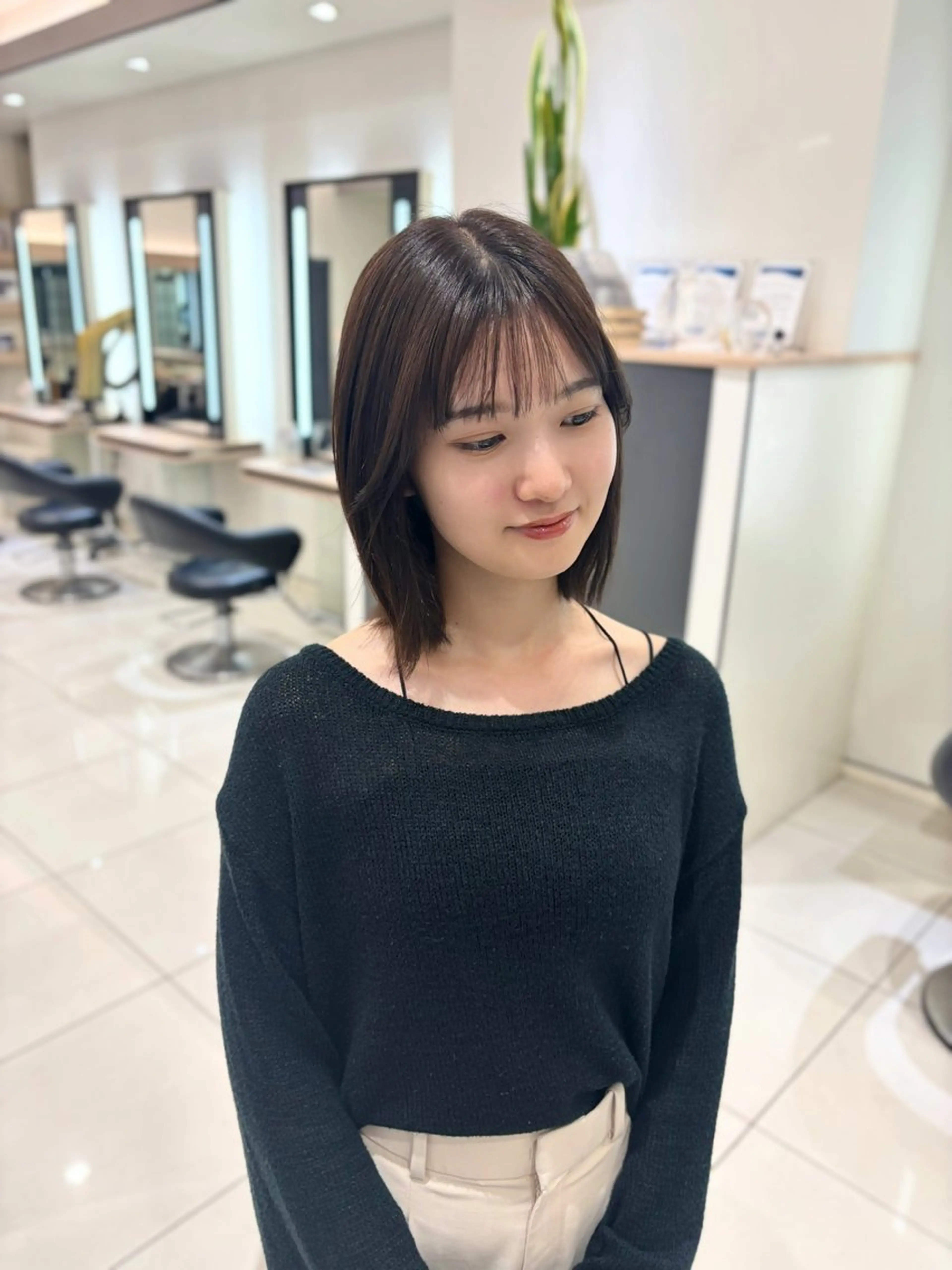 ミディアム カット ヘアカラー 辻村 彩華のヘアスタイル