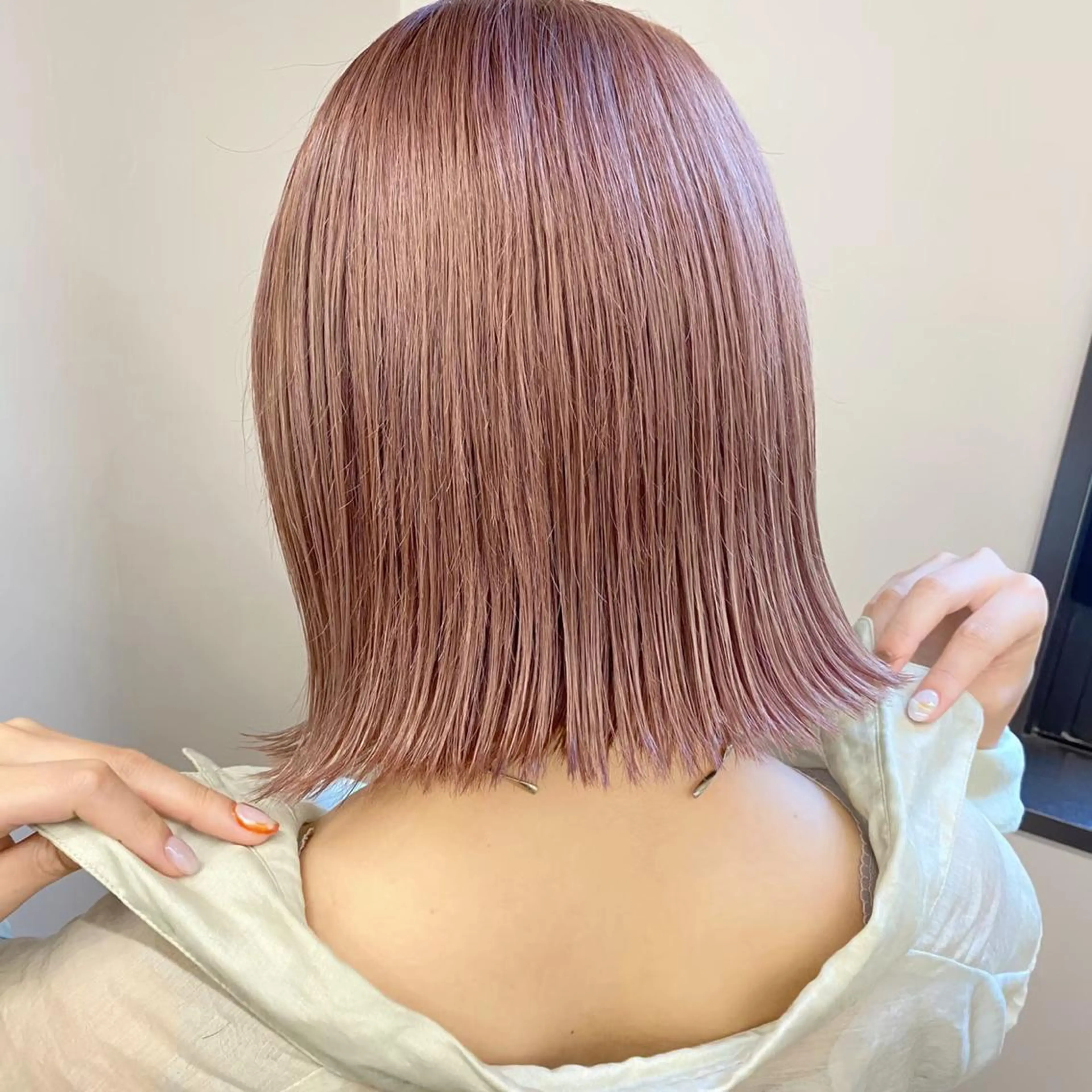 ショート カラー 似合わせボブ ／サイバ アサトのヘアスタイル