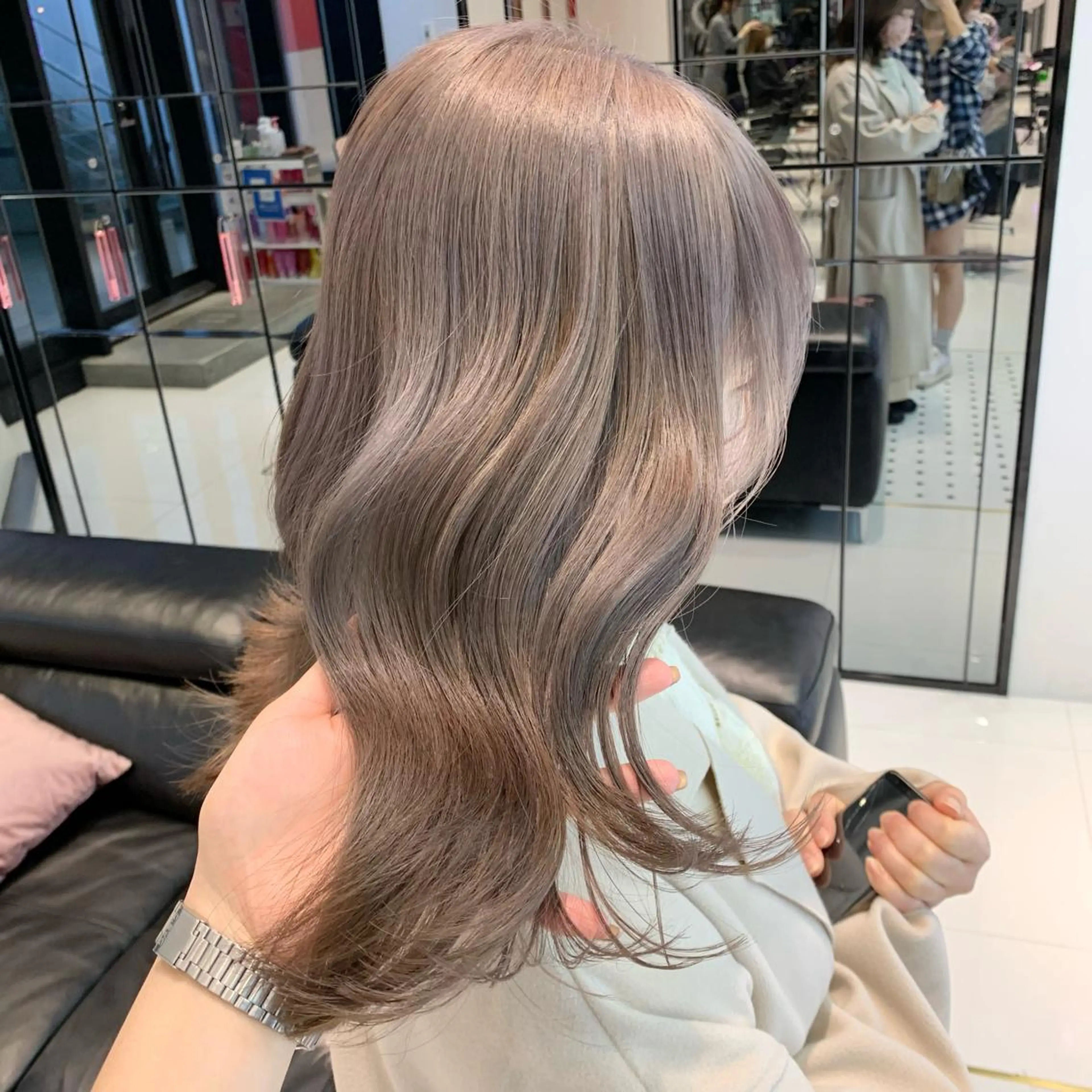 セミロング カラー グレージュ カット ヘアカラー ハッシュカット/ハイ トーン/MANAMIのヘアスタイル