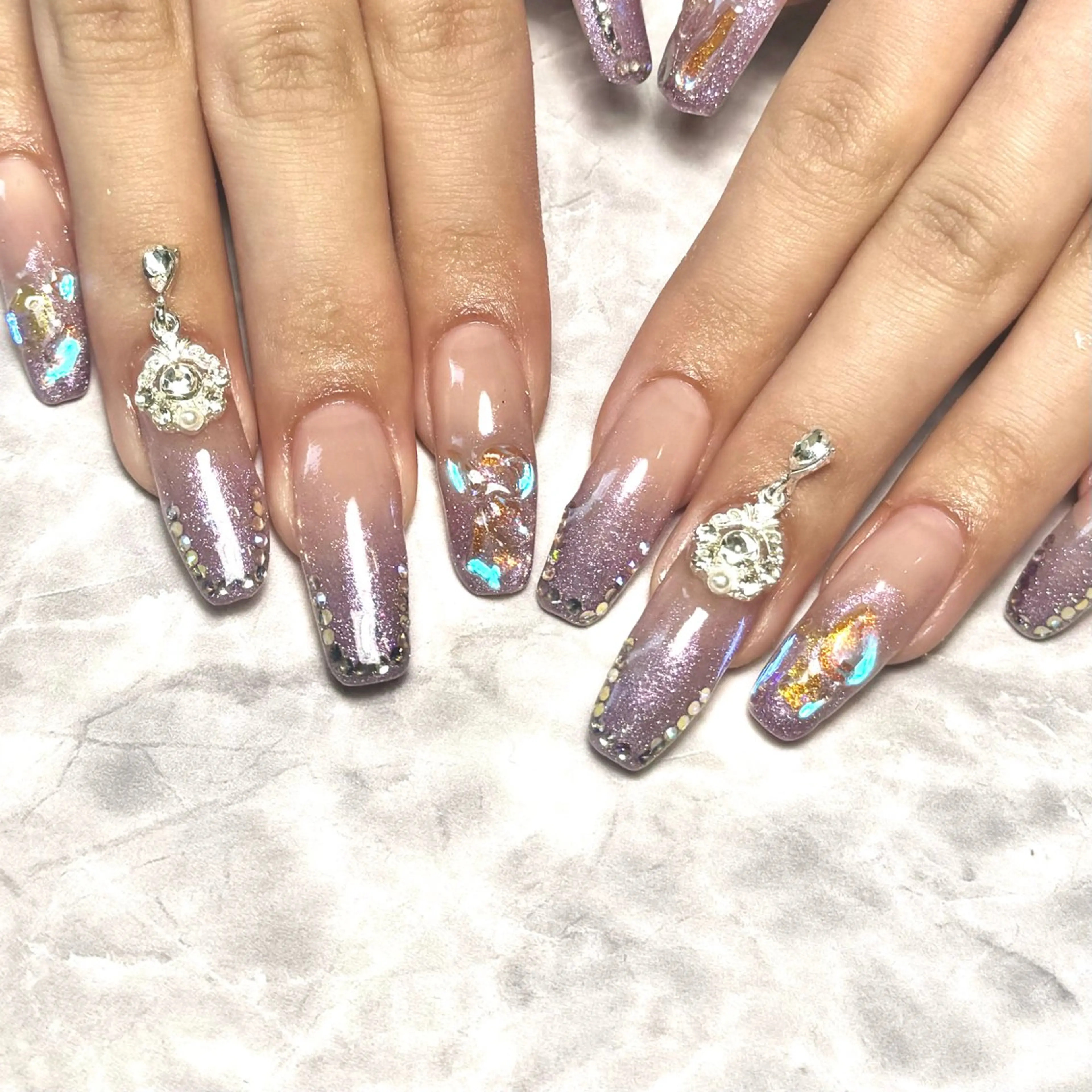 ネイル オーロラネイル キラキラネイル シンプルネイル 夏ネイル ハンドネイル Nail Salon Lillion【リリオン】所属・lillion karenのネイルデザイン