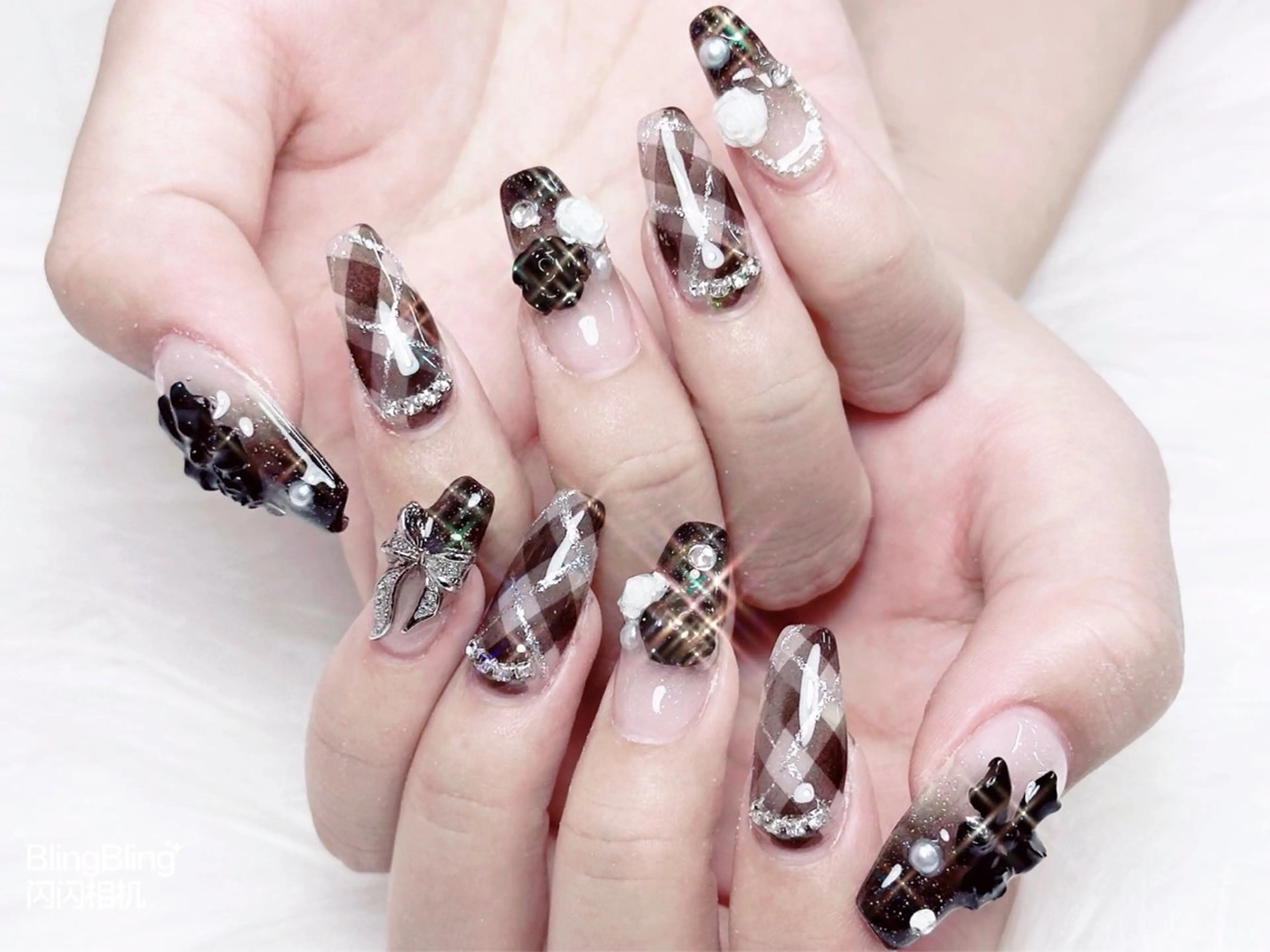 ネイル オーロラネイル チークネイル 長さ出し フットネイル フレンチネイル NaNa nailのネイルデザイン