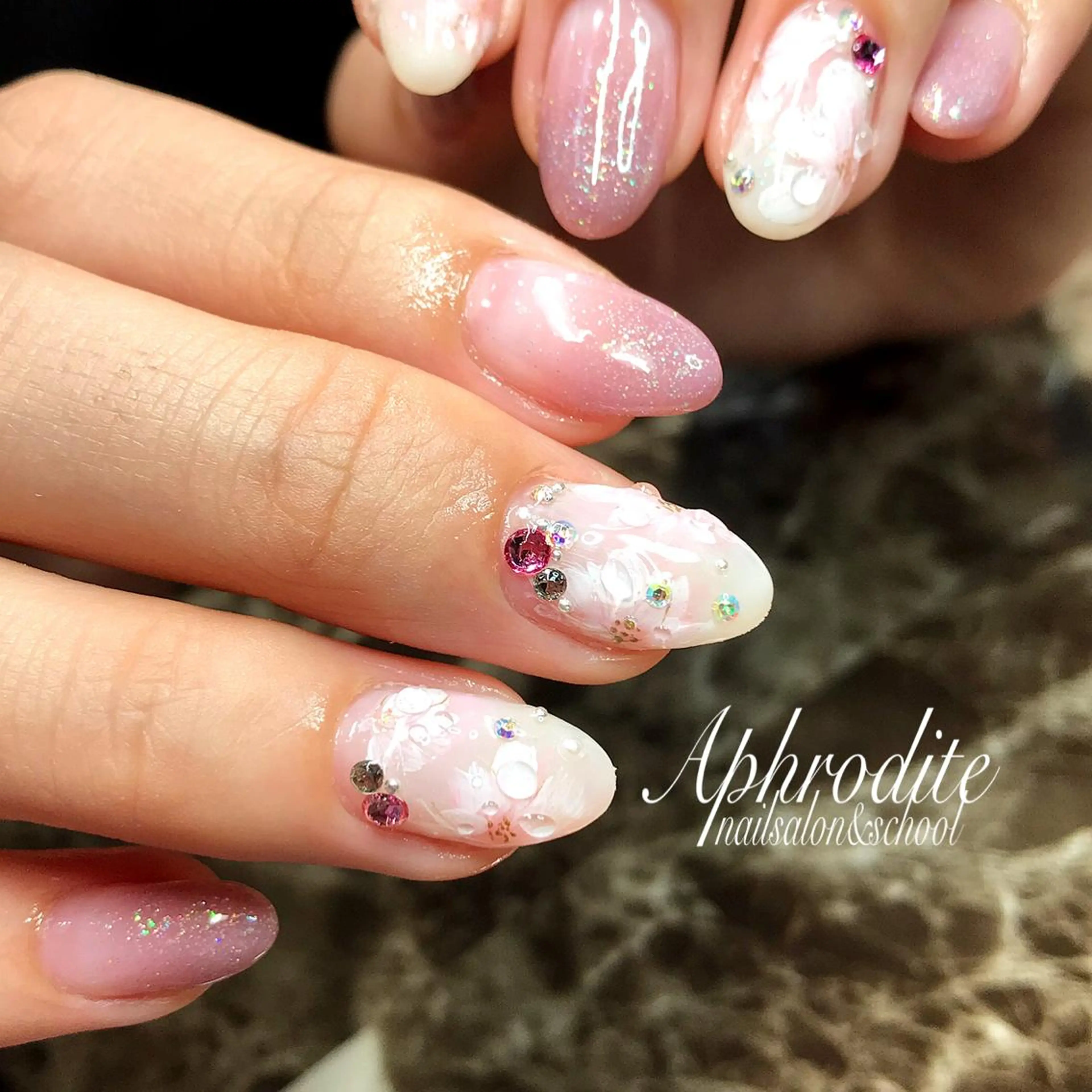 ネイル APHRODITE Nagisaのネイルデザイン