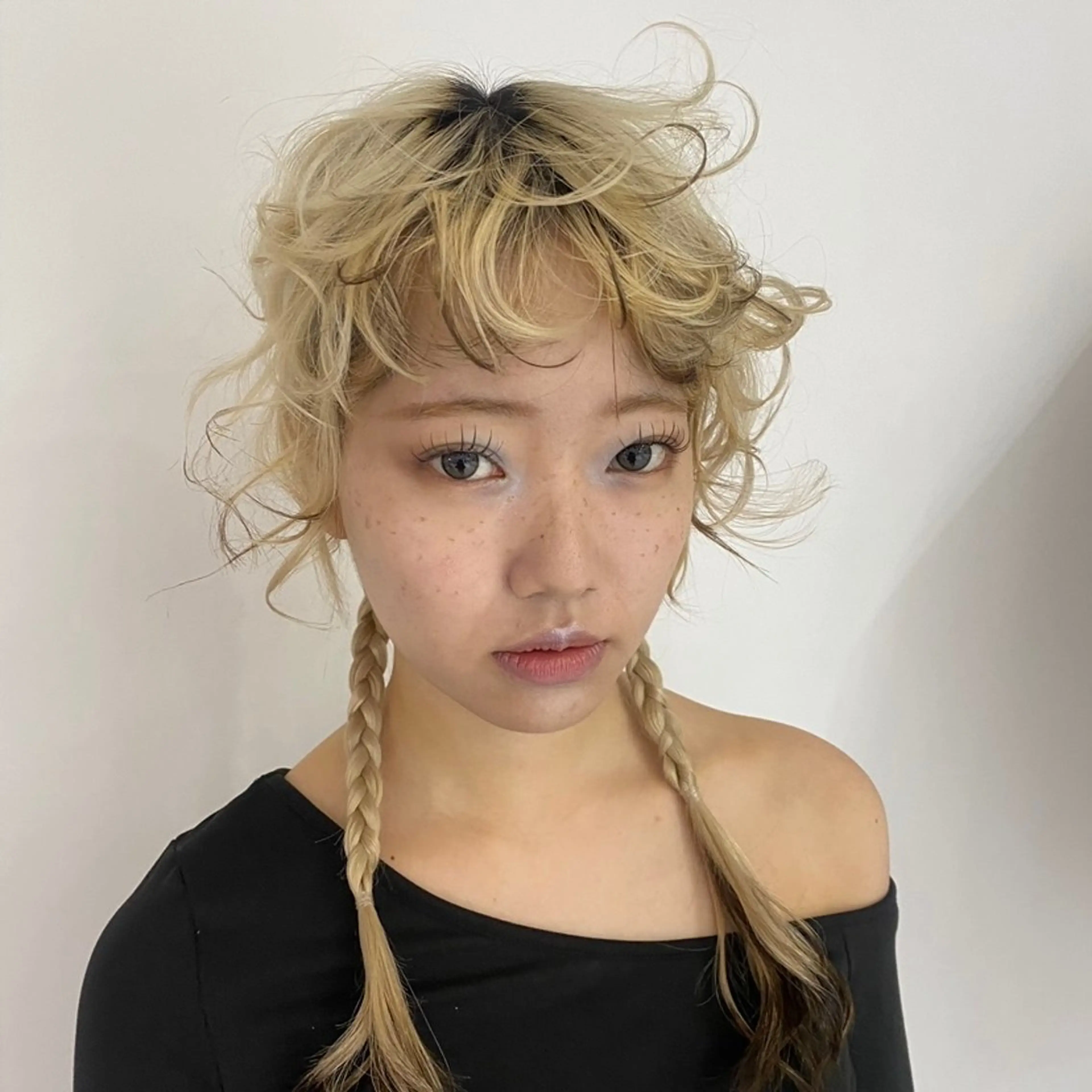 👱🏼‍♀️根元のみブリーチリタッチ+ケアカラー+3stepトリートメント🐩🪽プリンが気になる方は是非🍮の写真