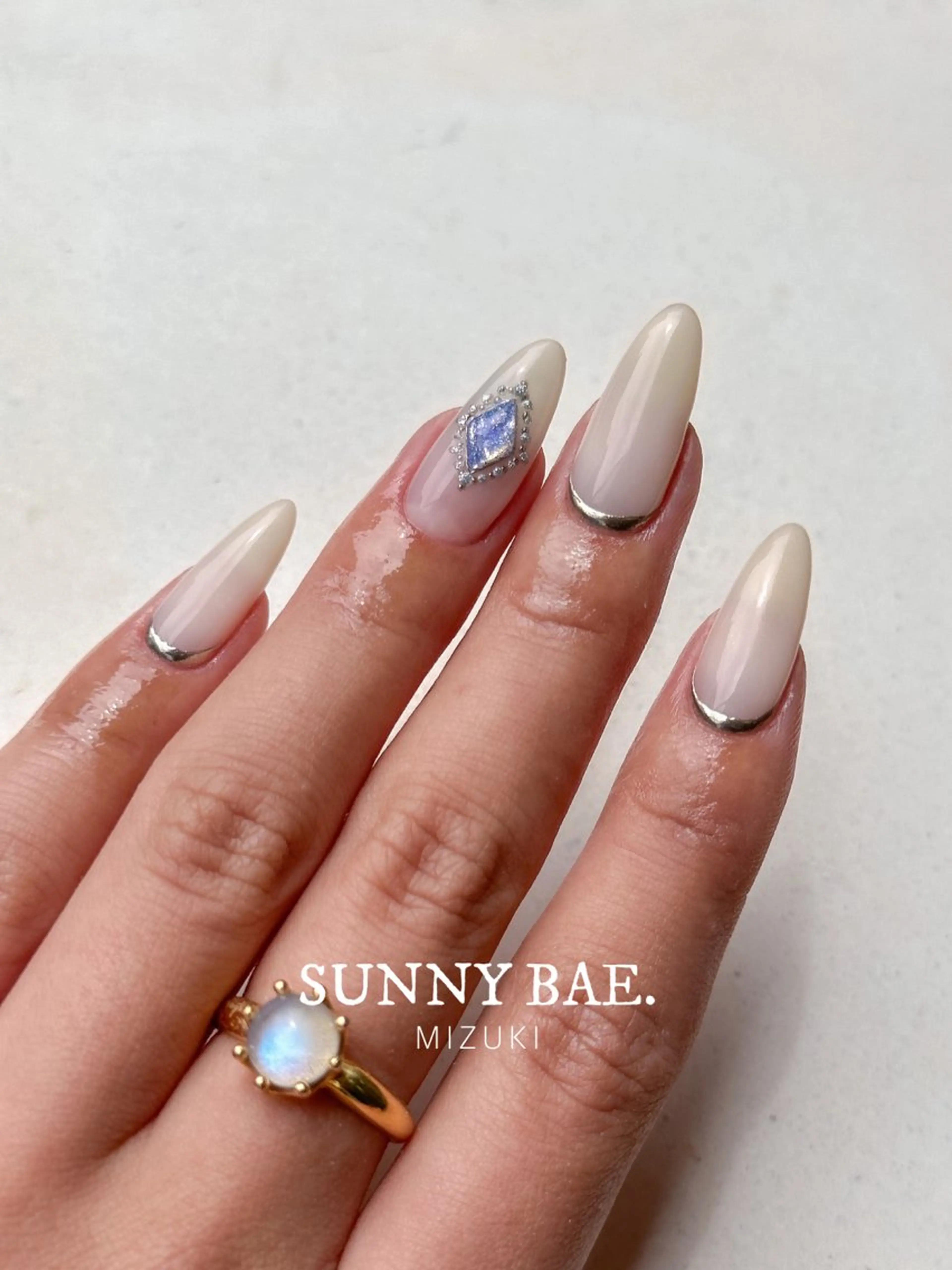 ネイル オーロラネイル フレンチネイル ロングネイル マグネットネイル ミラーネイル SUNNY BAE. 🌼MIZUKIのネイルデザイン
