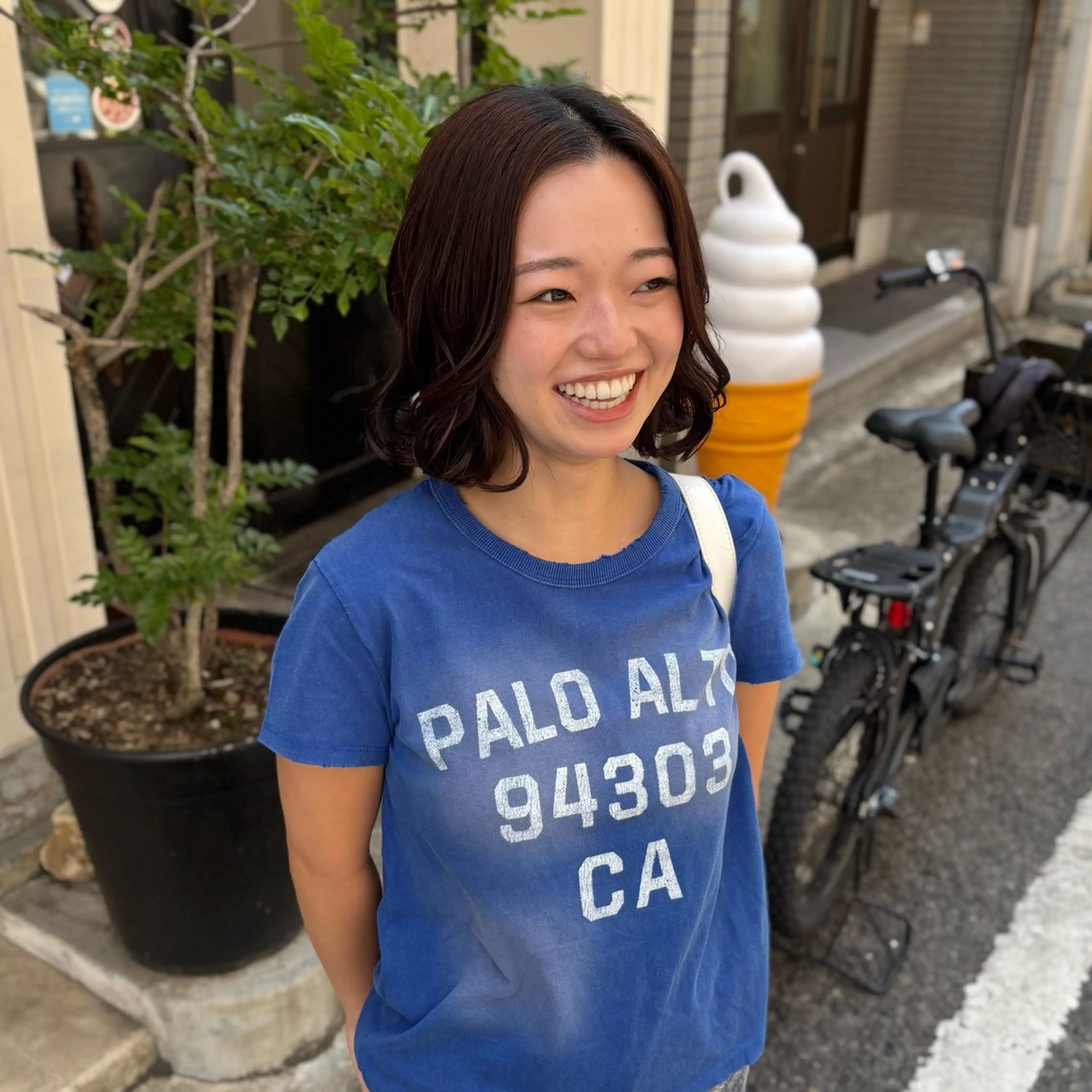 ショート ヘアアレンジ デート ヘアセット 芦刈咲来/髪質改善/ 赤み消し/顔周りのヘアスタイル
