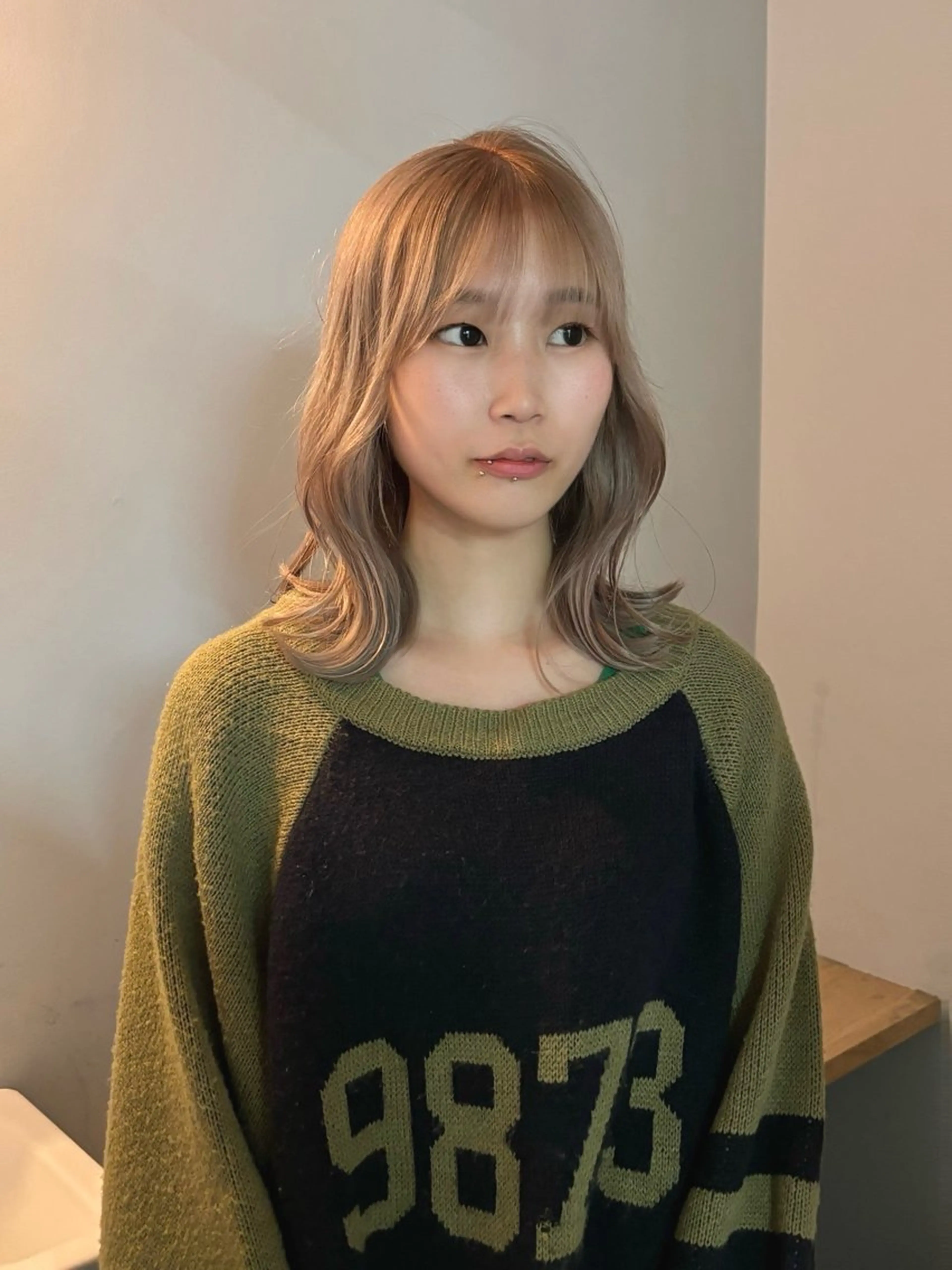ミディアム カラー ヘアカラー ブリーチモデル/縮毛 矯正モデル/いぶきのヘアスタイル
