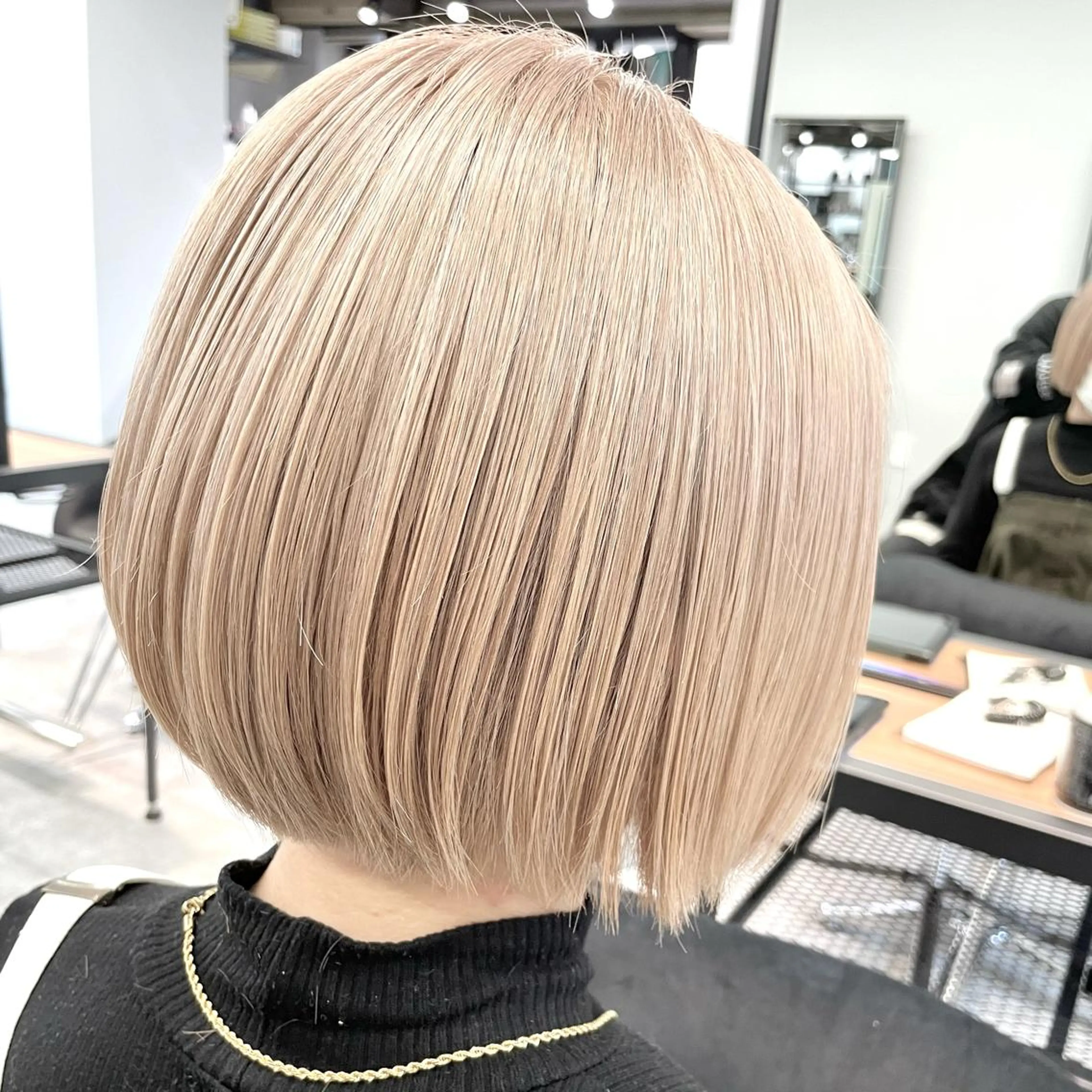 ショート カラー ハイトーンカラー ヘアカラー トリートメント MiL所属・✨ハイトーン✨ 濱田知孝のヘアスタイル