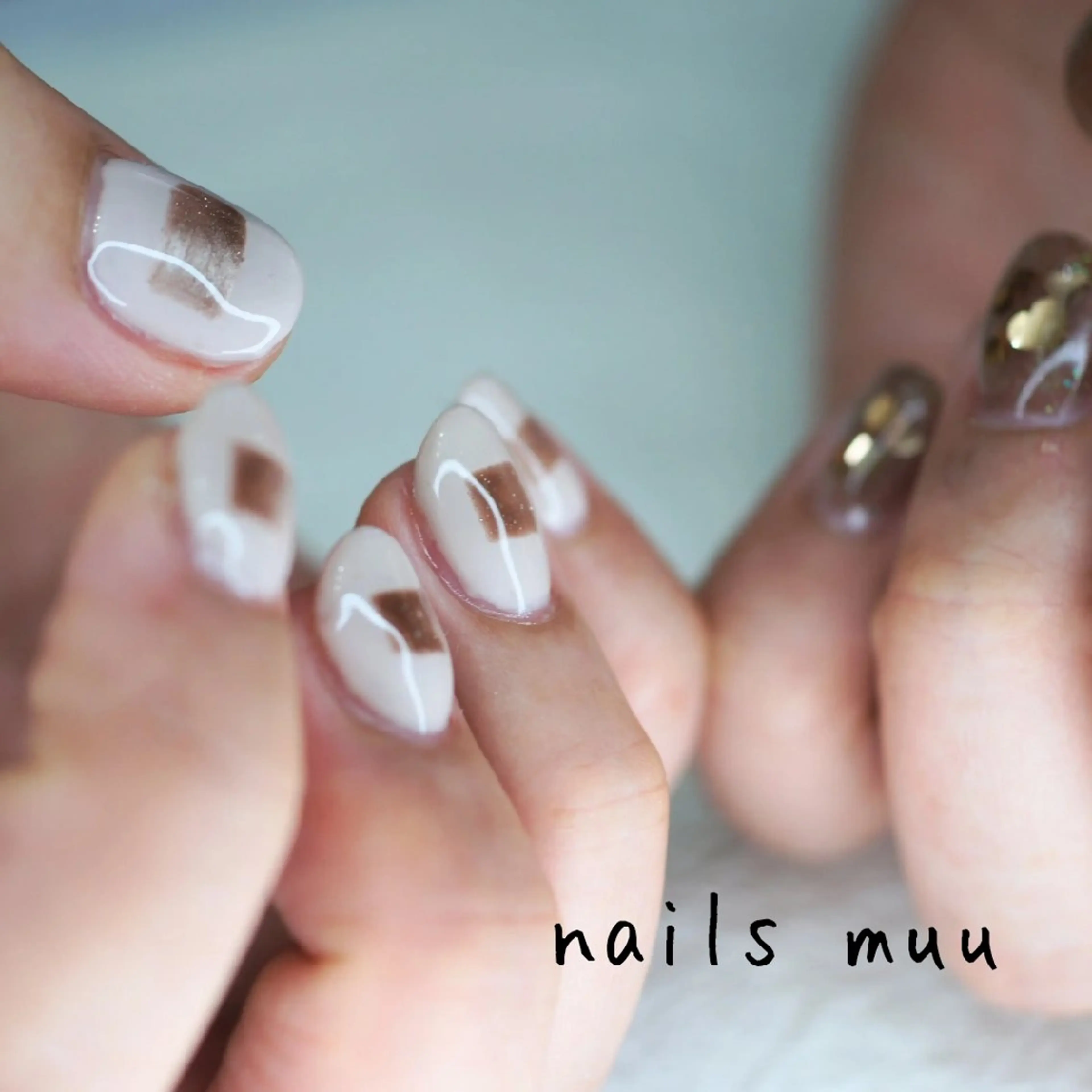 ネイル アートネイル ブラウン マグネットネイル マットネイル 持ち込み ハンドネイル nails muu まゆのネイルデザイン