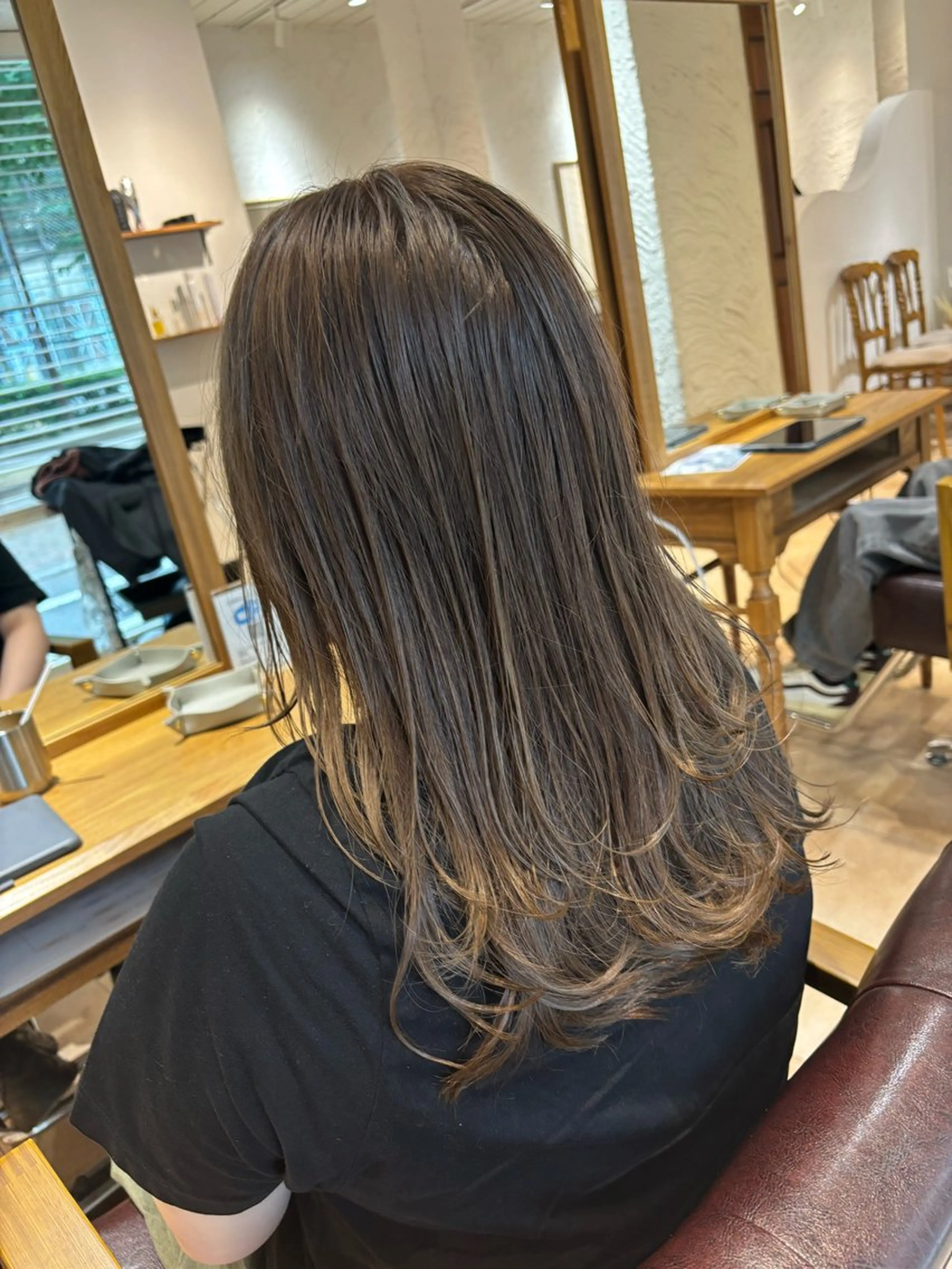 セミロング カラー グラデーションカラー グレージュ ヘアカラー 🌈透明感カラー🌈 🌟吉田祐介🌟のヘアスタイル