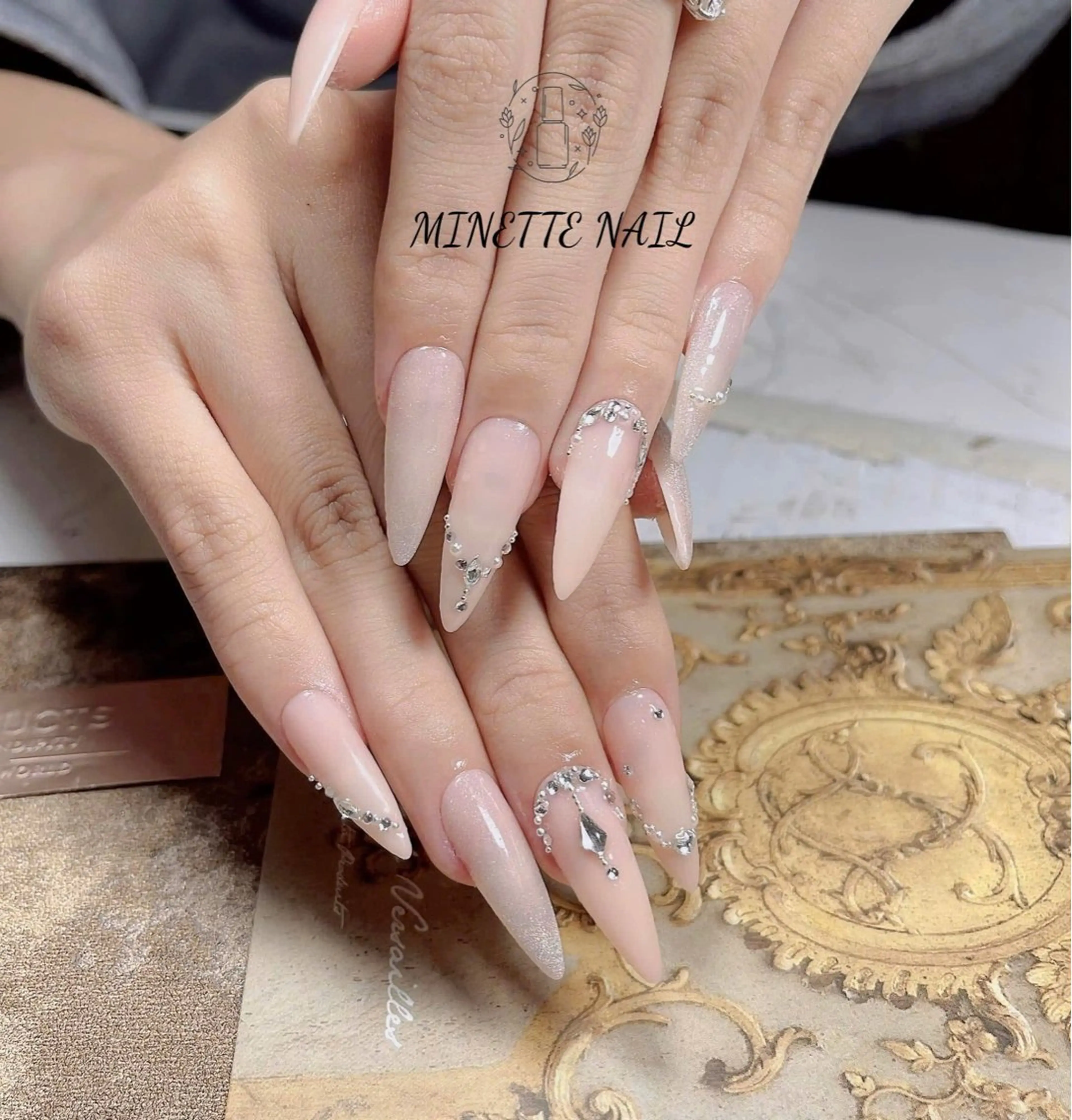 ネイル フレンチネイル ジェルネイル マグネットネイル 持ち込み ニュアンスネイル ハンドネイル Minette Nailのネイルデザイン