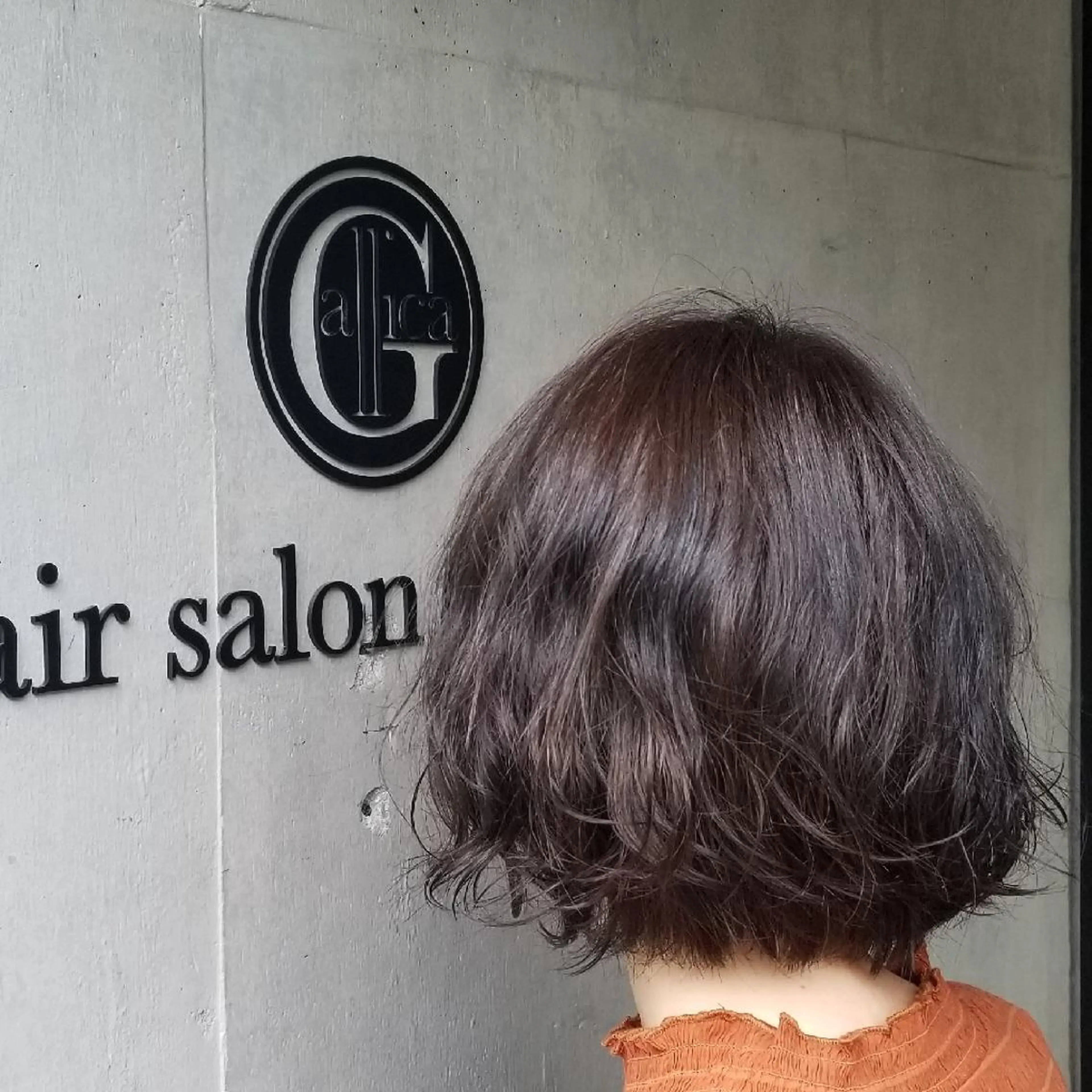 ミディアム カラー パーマ ミディアムパーマ アッシュ グレージュ ボブ 🔴赤み消し/ 艶カラー落合　優🔴のヘアスタイル