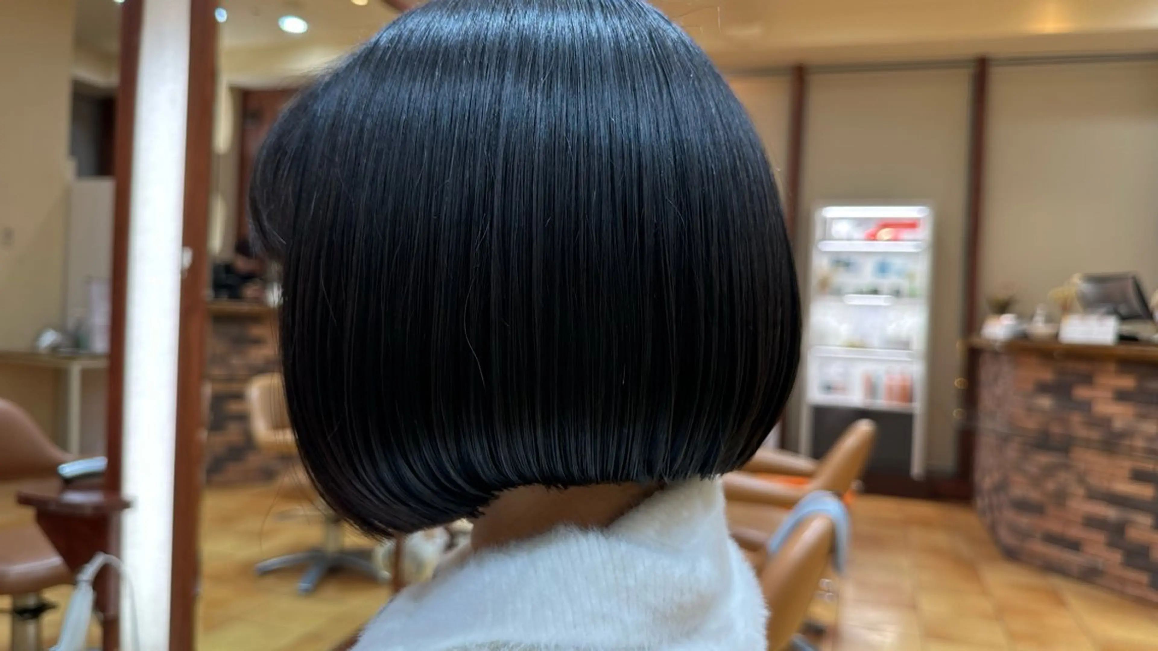 ミディアム とうい/パーマボブ/ くせ毛/丸みボブのヘアスタイル