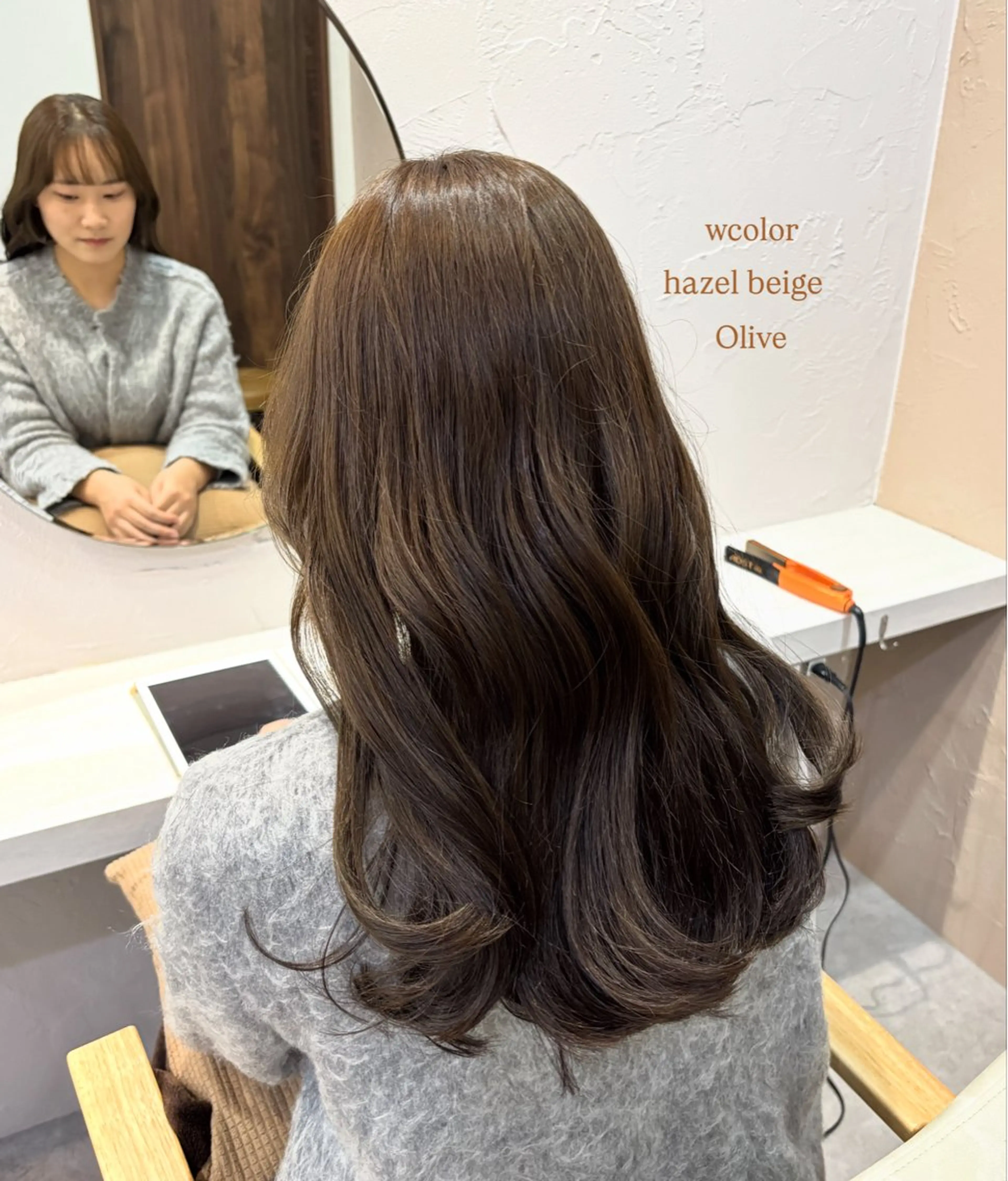 セミロング カラー ベージュカラー ブリーチ ブリーチなしカラー オリーブベージュ Ｆ.まひろ🎀 暖色カラー／ベージュのヘアスタイル