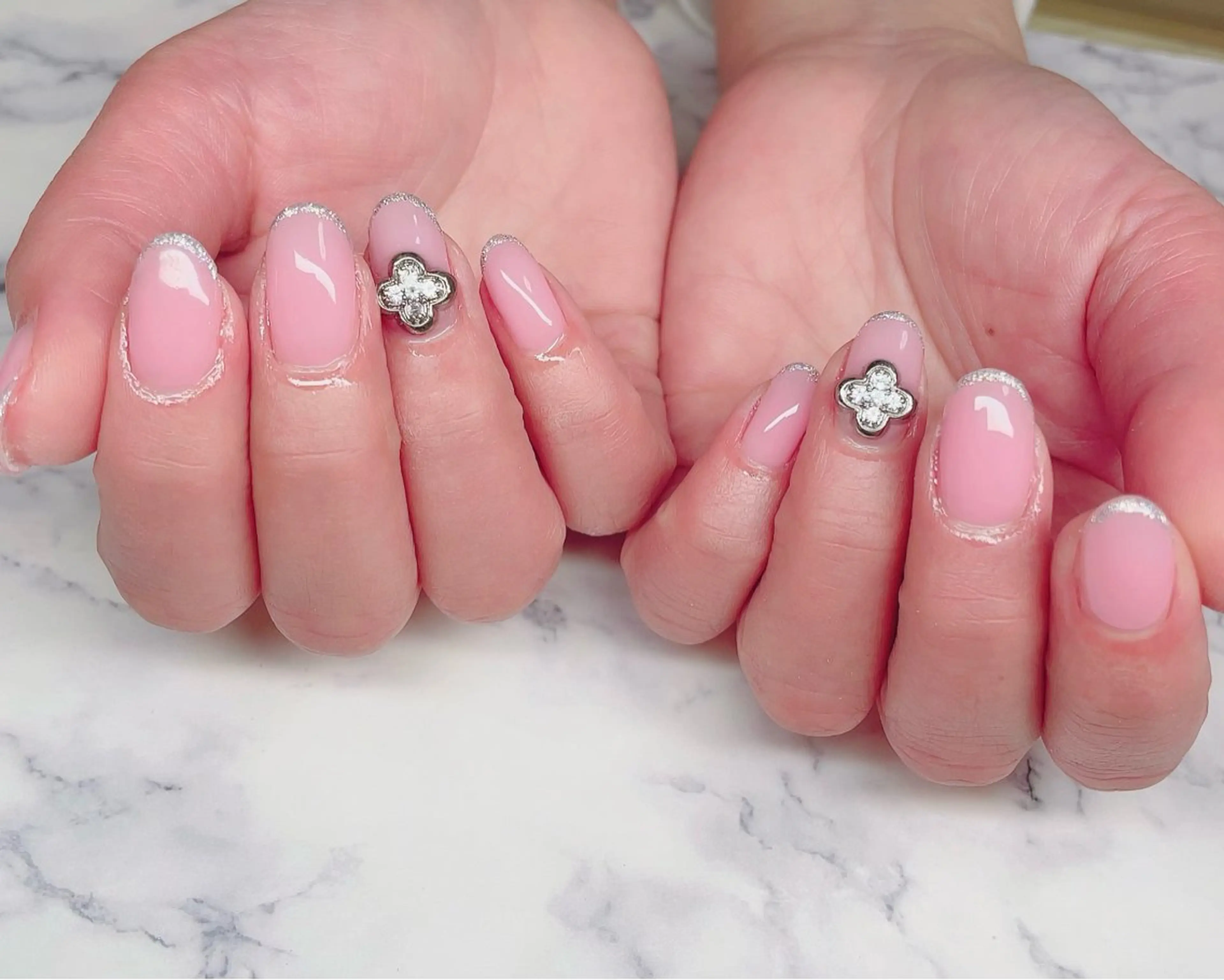 ネイル オーロラネイル ラメ(グリッター) ピンク 春ネイル ハンドネイル NailbyN所属・Nail_by N1のネイルデザイン