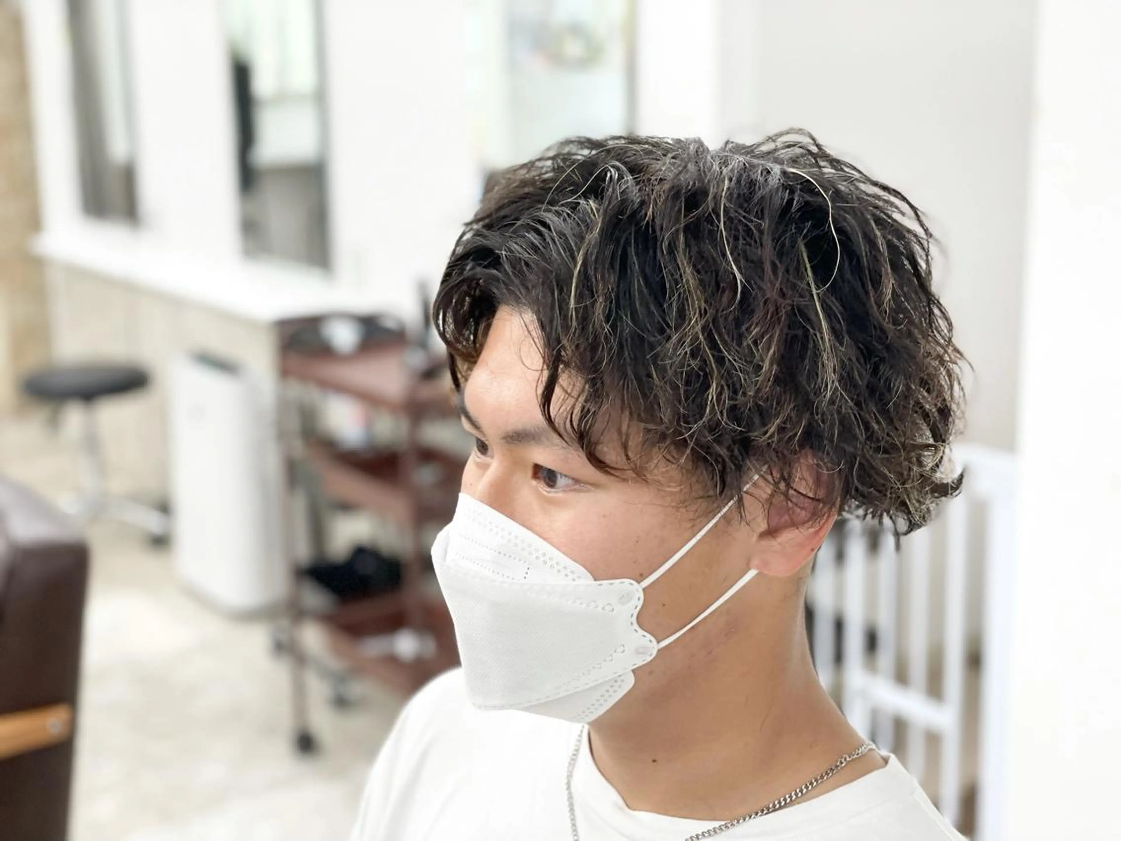 ミディアム パーマ メンズ ハイライト&曲がる 縮毛矯正特化 玉置のヘアスタイル