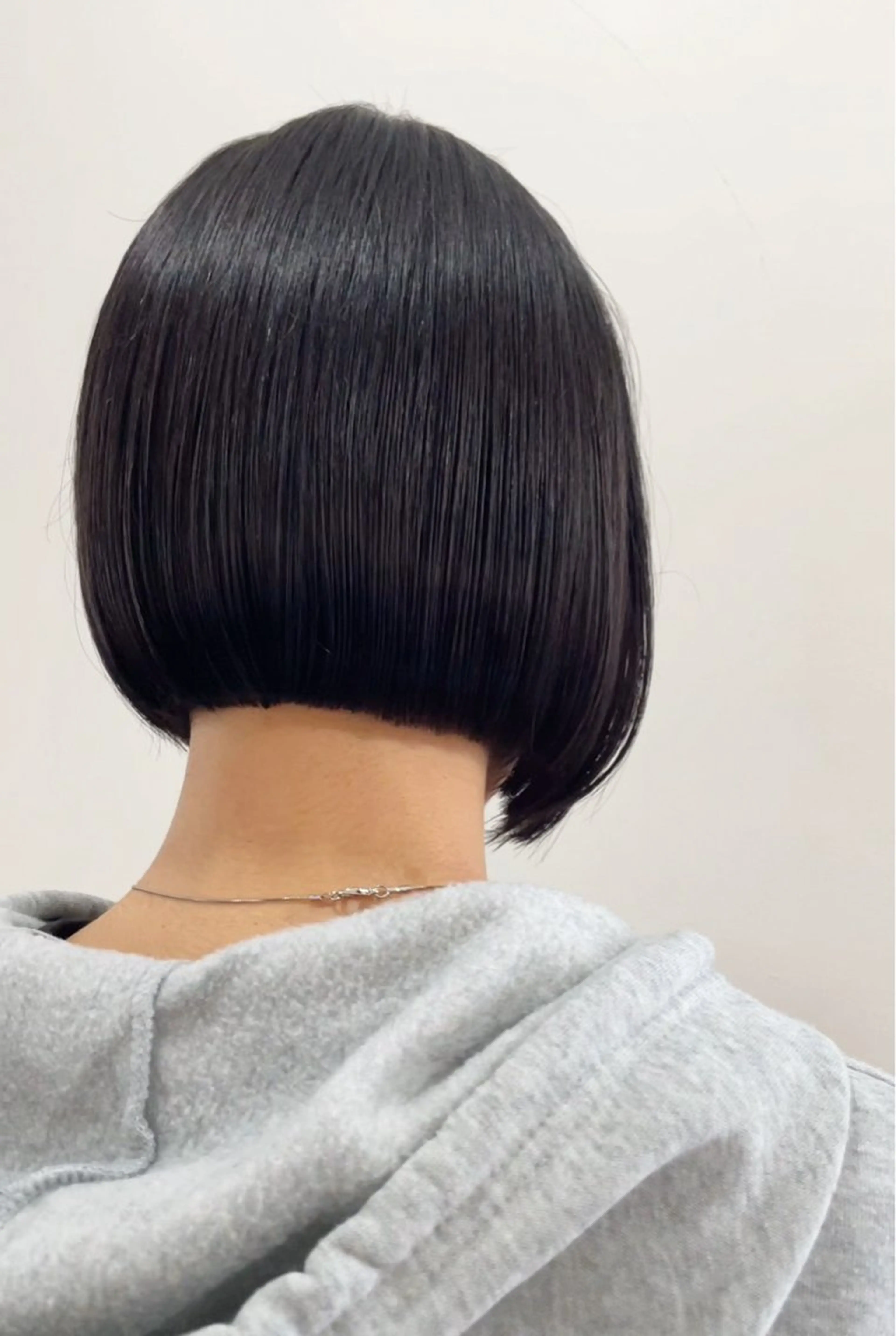ショート ショートボブ ボブ 髪質改善 レイヤーカット ショートヘア カット mopa所属・mopa_kaede フェミニン／艶髪のヘアスタイル