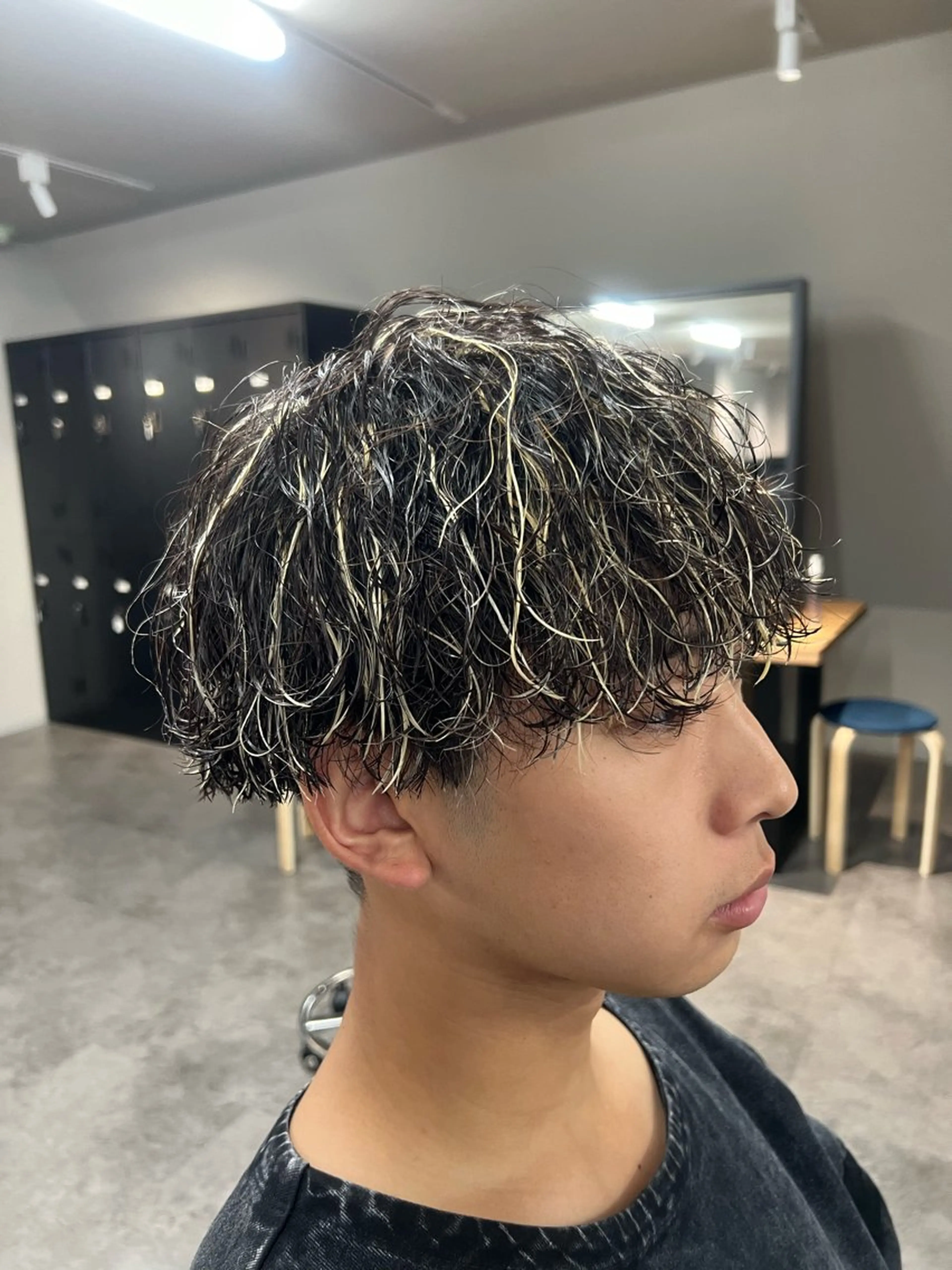 カラー パーマ メンズ メンズメッシュ 波巻きパーマ メッシュ 👑立川No.1筋肉 美容師👑しゅーとのヘアスタイル