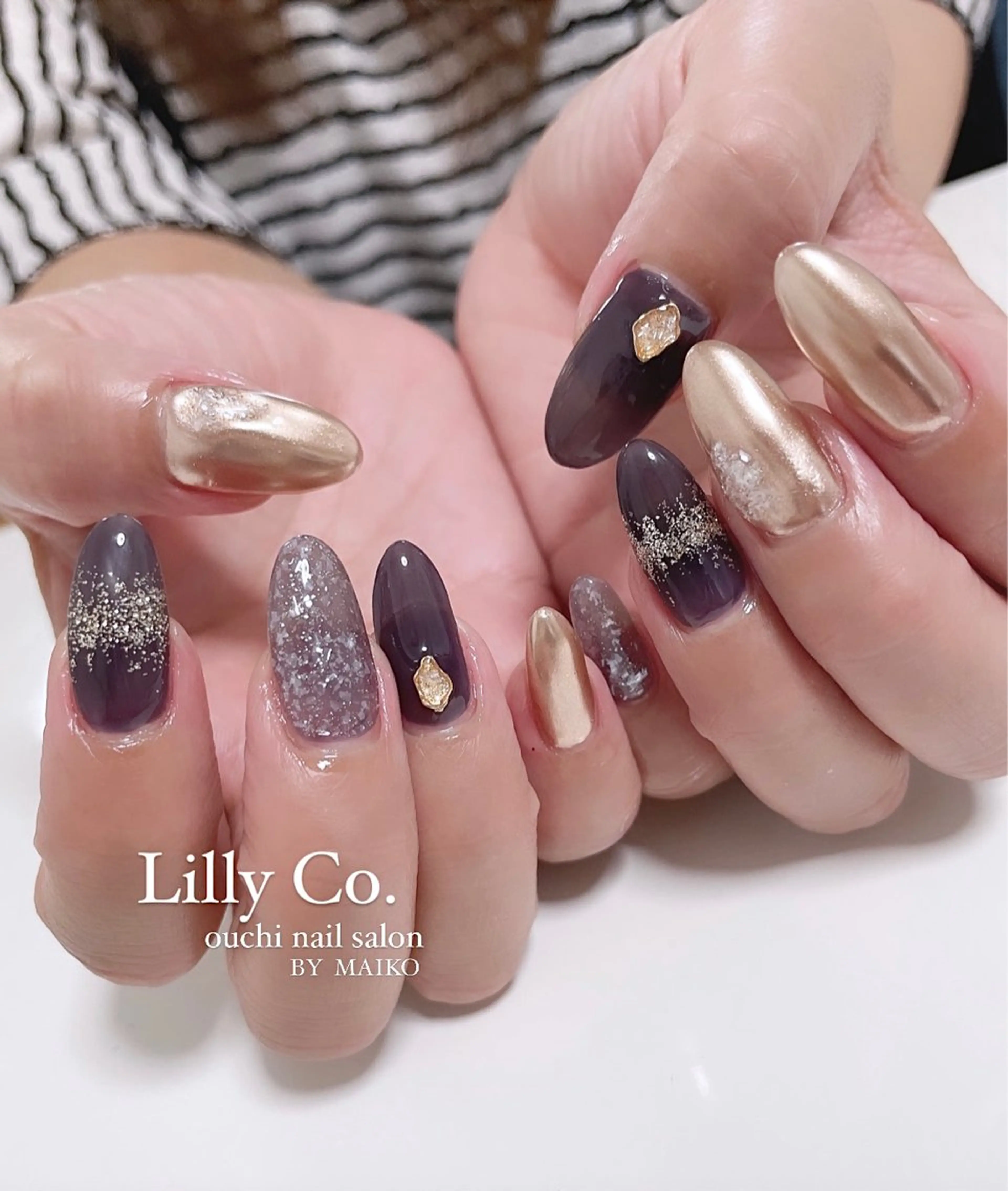 ネイル ゴールド パープル ハンドネイル ハンドケア Lilly Co.のネイルデザイン