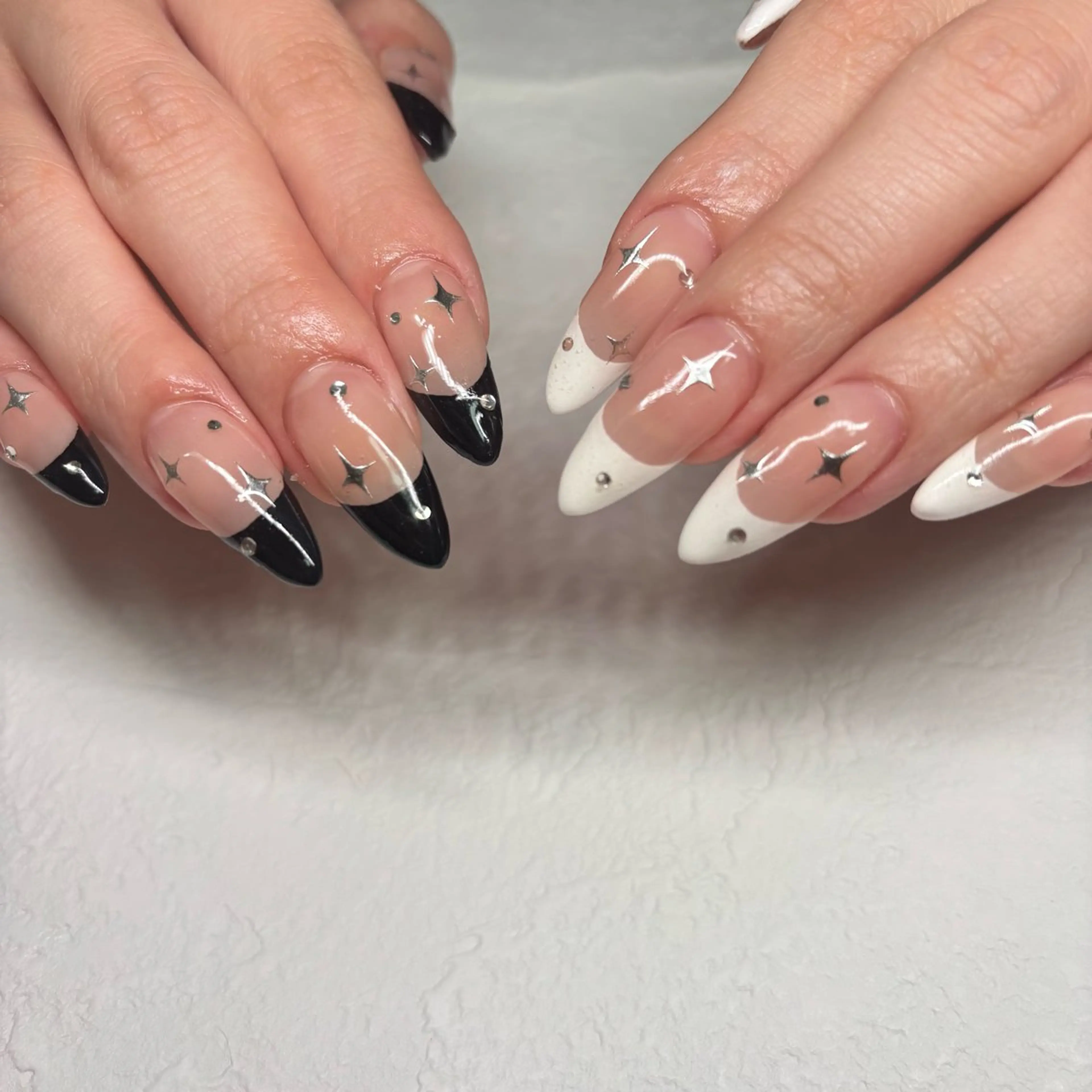 ネイル フレンチネイル スカルプネイル ハンドネイル RE💟N.NAIL ラテン系お姉さんのネイルデザイン