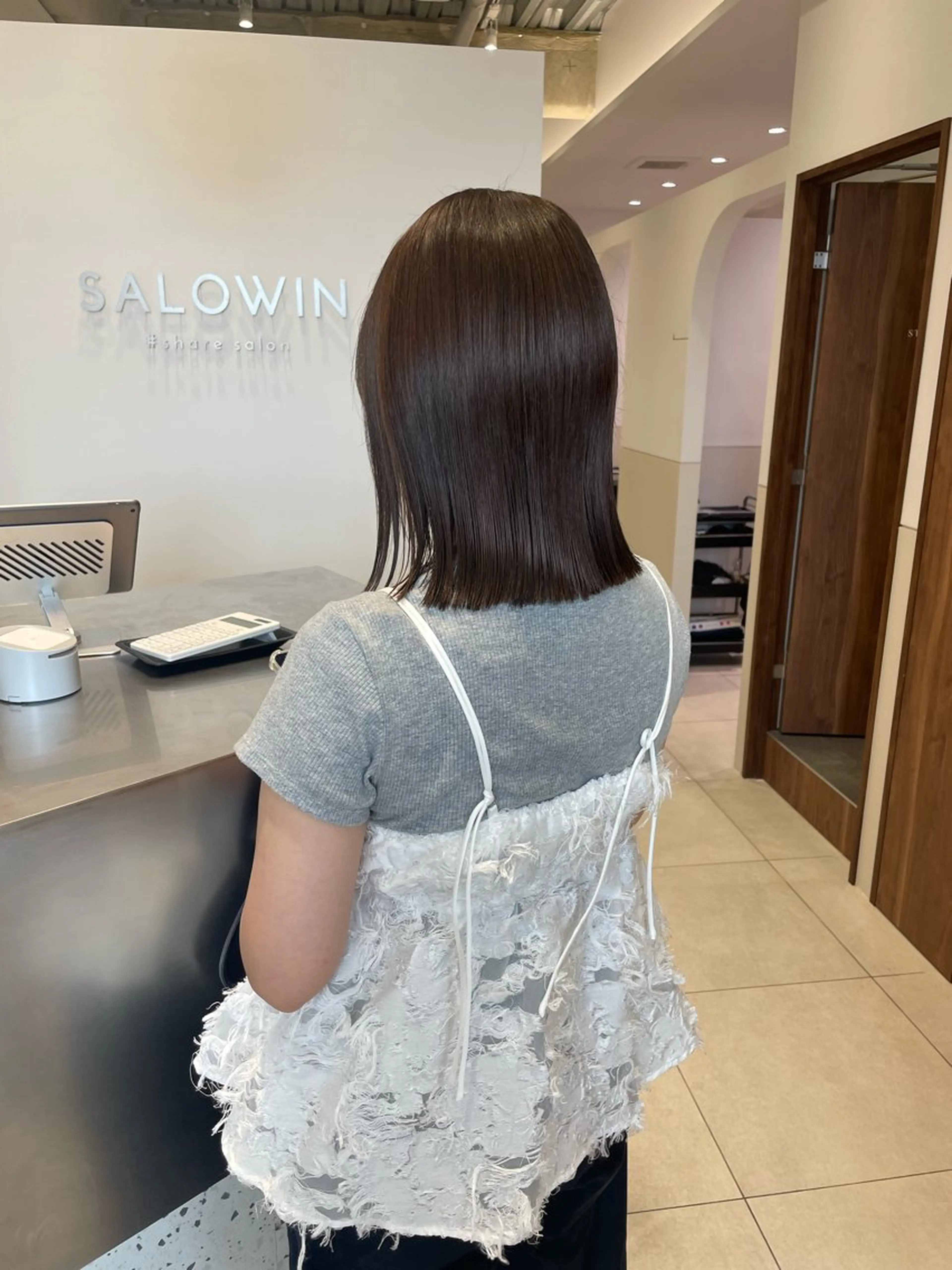 ミディアム カラー カット ヘアカラー トリートメント SALOWIN 武蔵小杉所属・岩田菜央 《武蔵小杉》のヘアスタイル