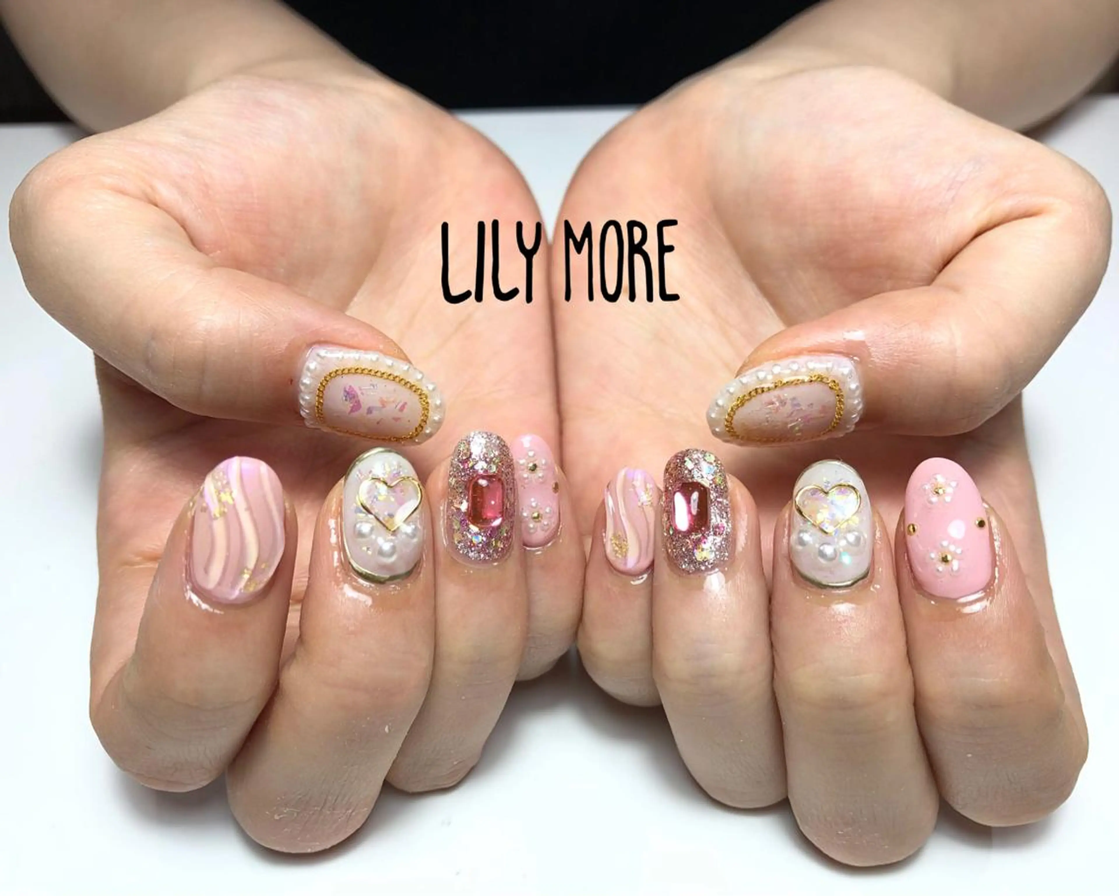 ネイル キラキラネイル Lily closetのネイルデザイン