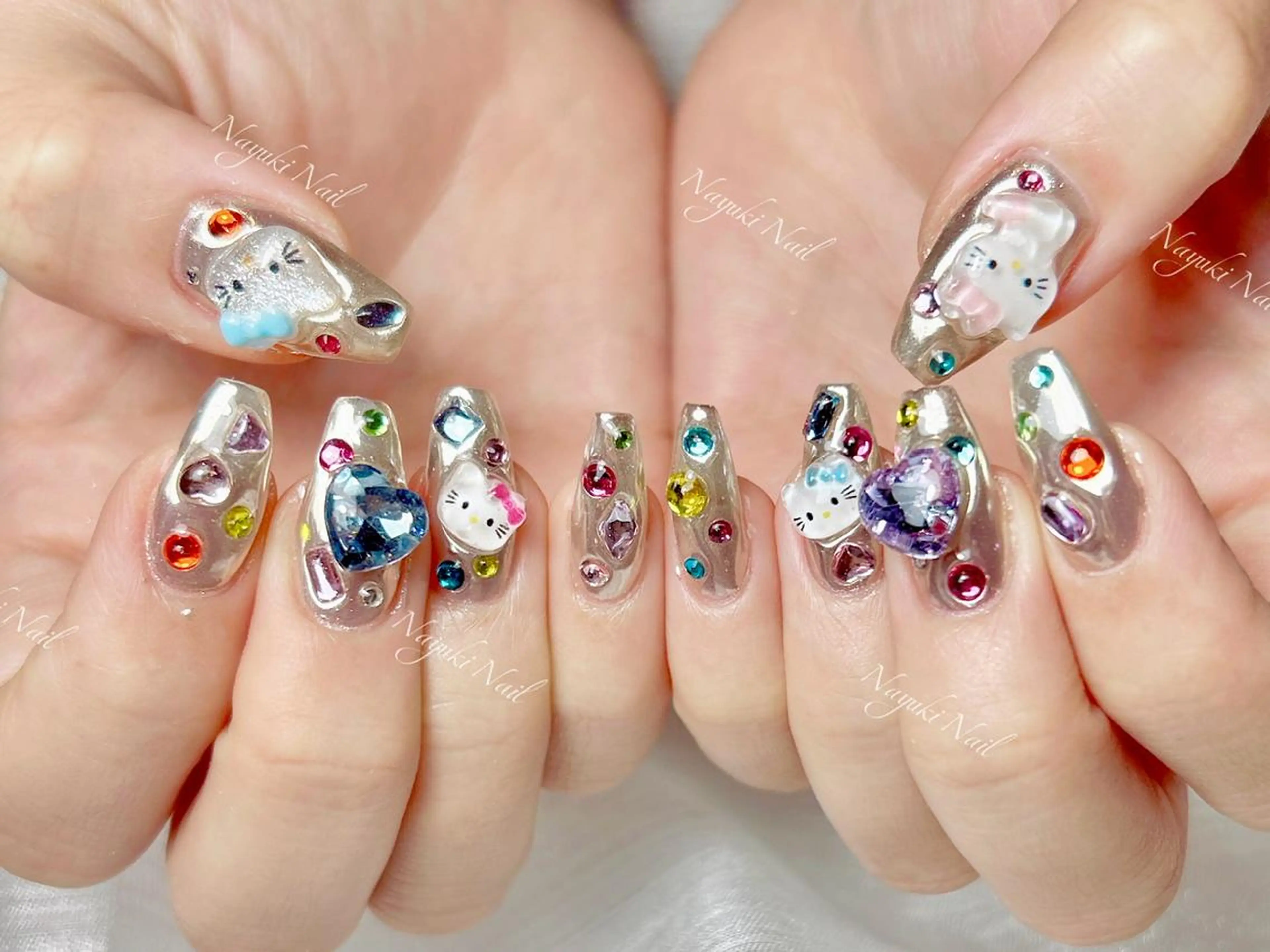 ネイル 🦋 Queenieのネイルデザイン