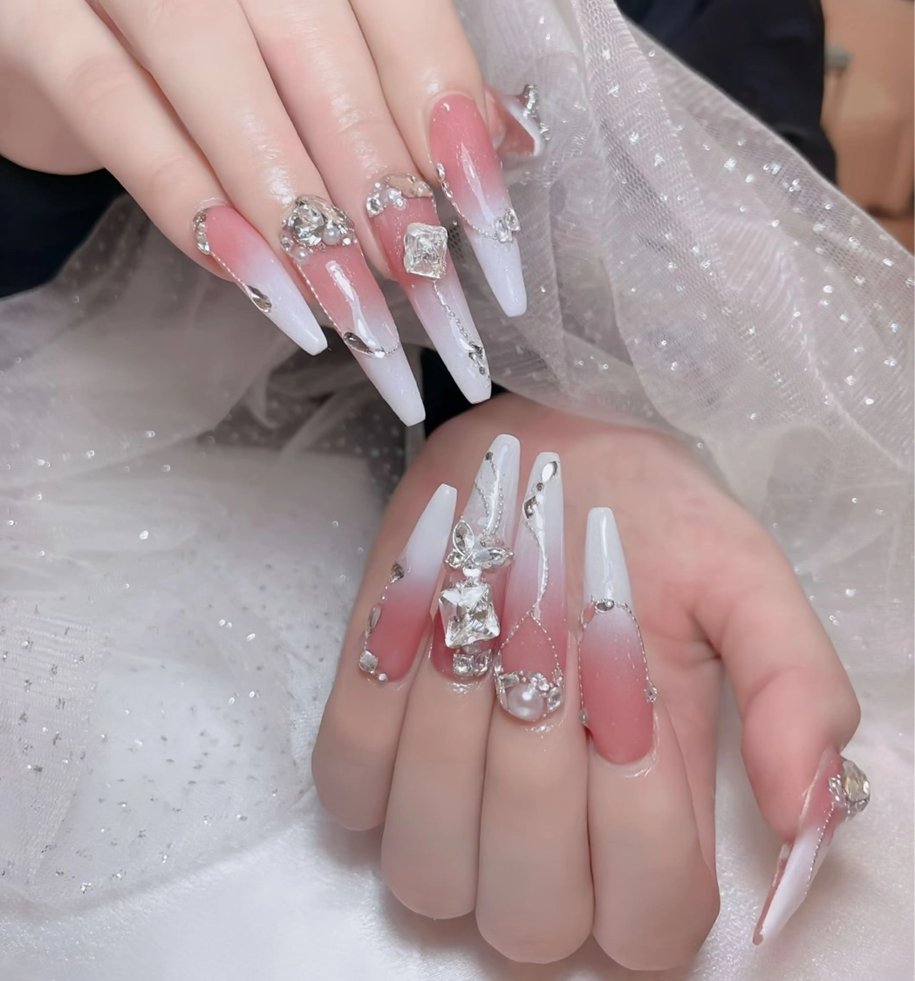 ネイル アートネイル オーロラネイル クリアネイル 長さ出し フレンチネイル ハンドネイル Rin Nail 新大久保店のネイルデザイン