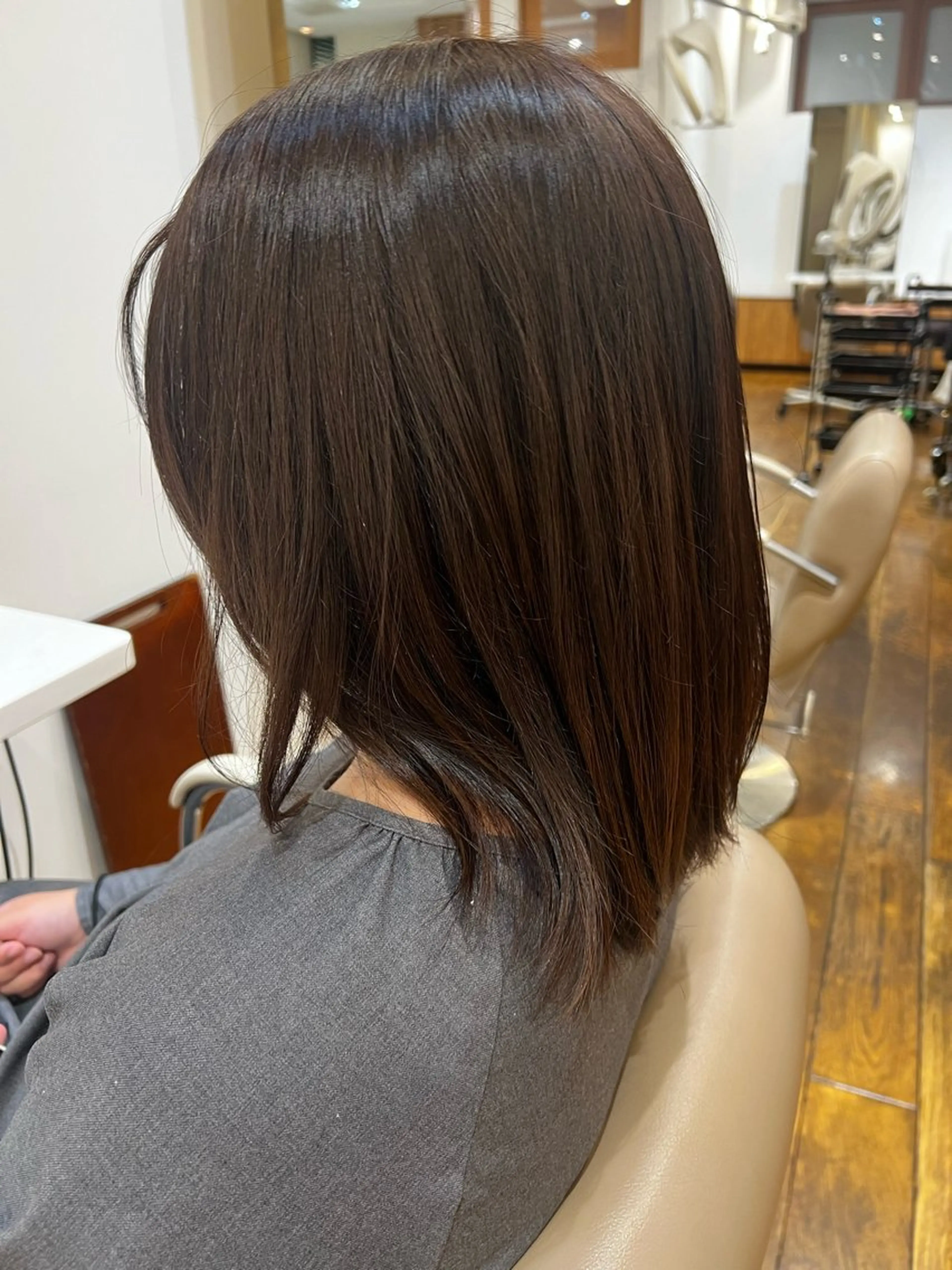 セミロング カラー 透明感カラー トーンアップ🦢 ユメのヘアスタイル