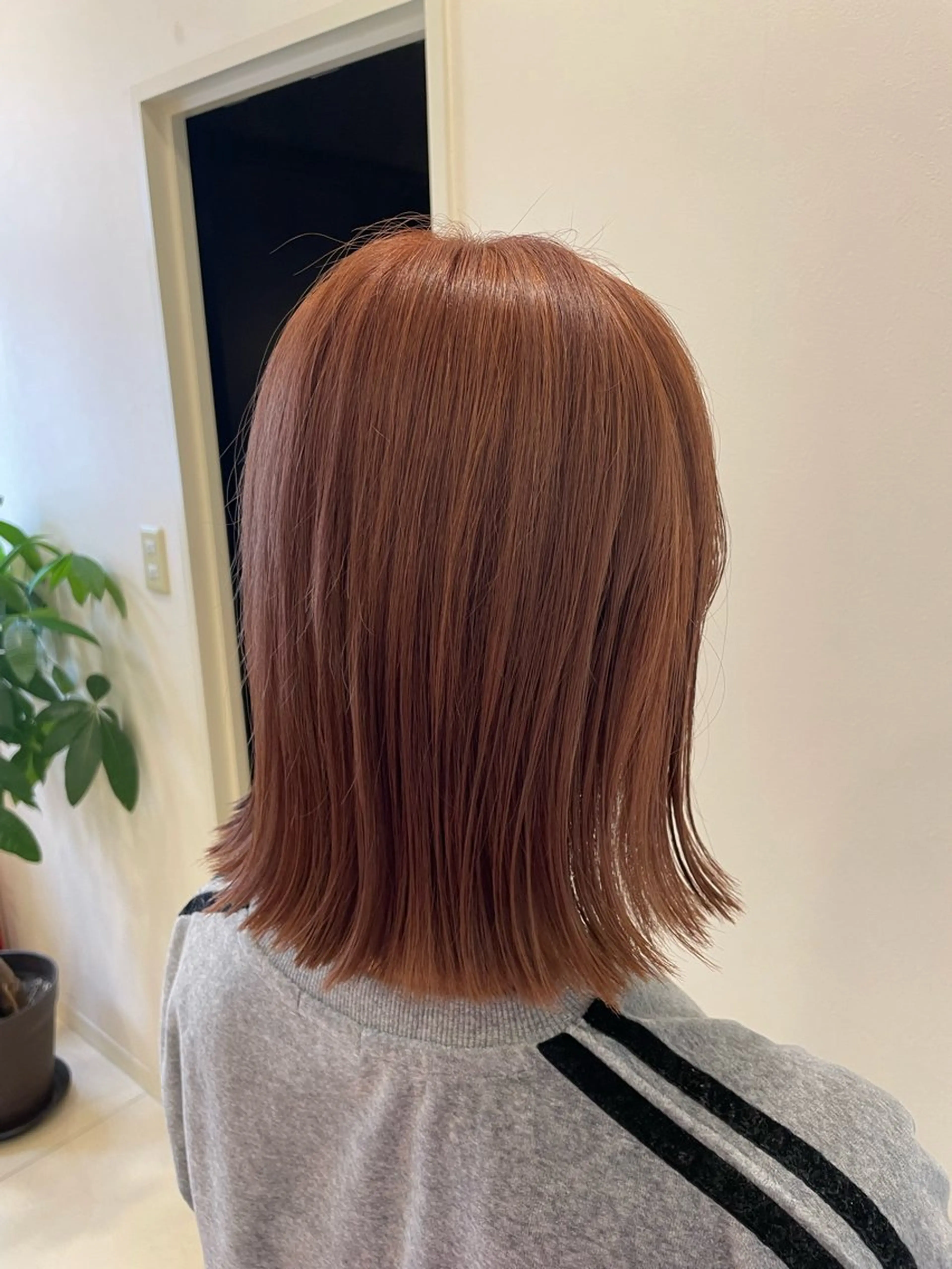ミディアム カラー カット ヘアカラー トリートメント 伊藤 綾のヘアスタイル