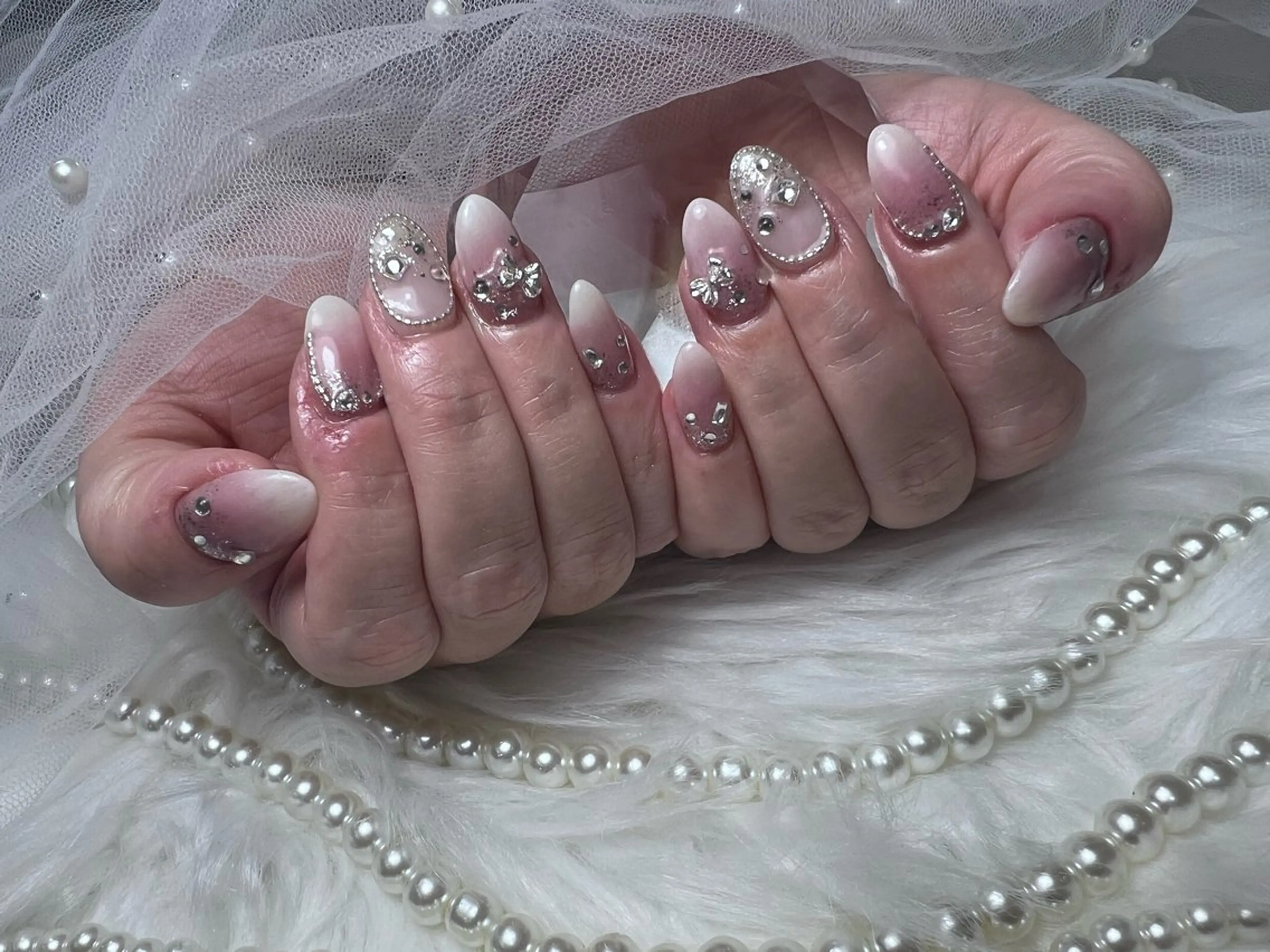 ネイル Nailsalon petille所属・Ｈ azのネイルデザイン