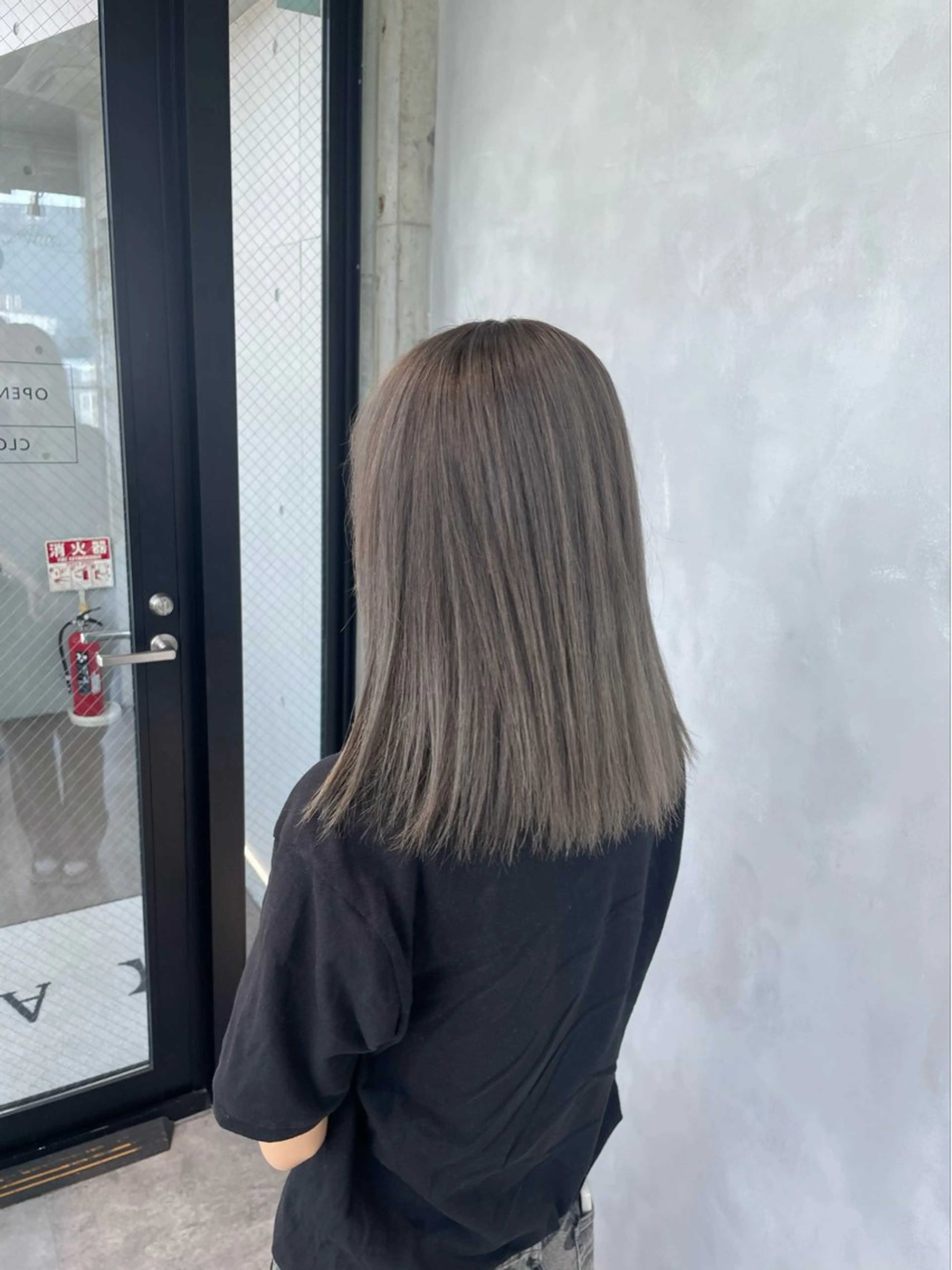 カラー ブリーチ 暖色/ハイトーン/ カラー/HBLのヘアスタイル