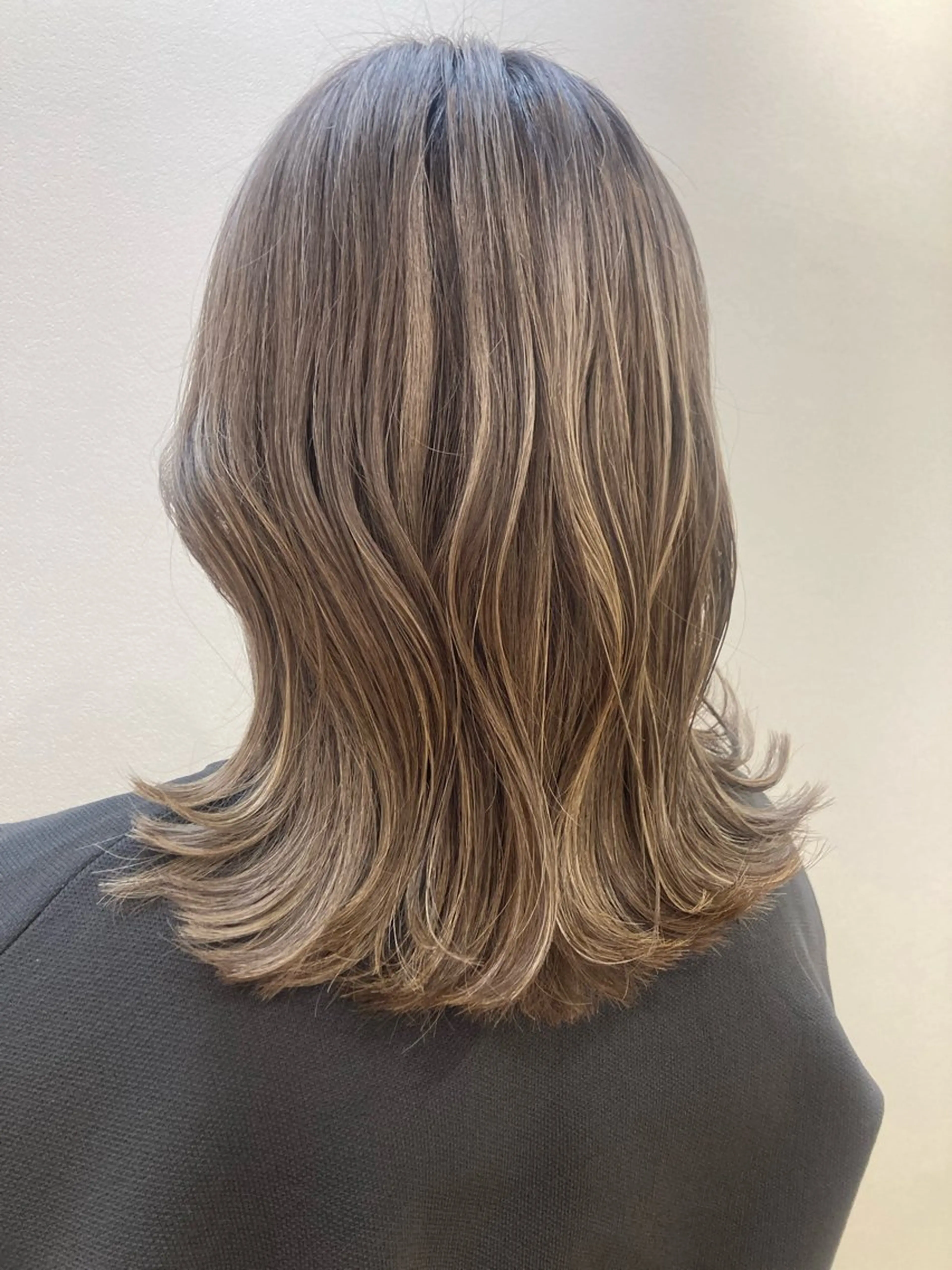 ミディアム カラー ヘアカラー トリートメント 店長 ✂️ムラカミ キラリのヘアスタイル