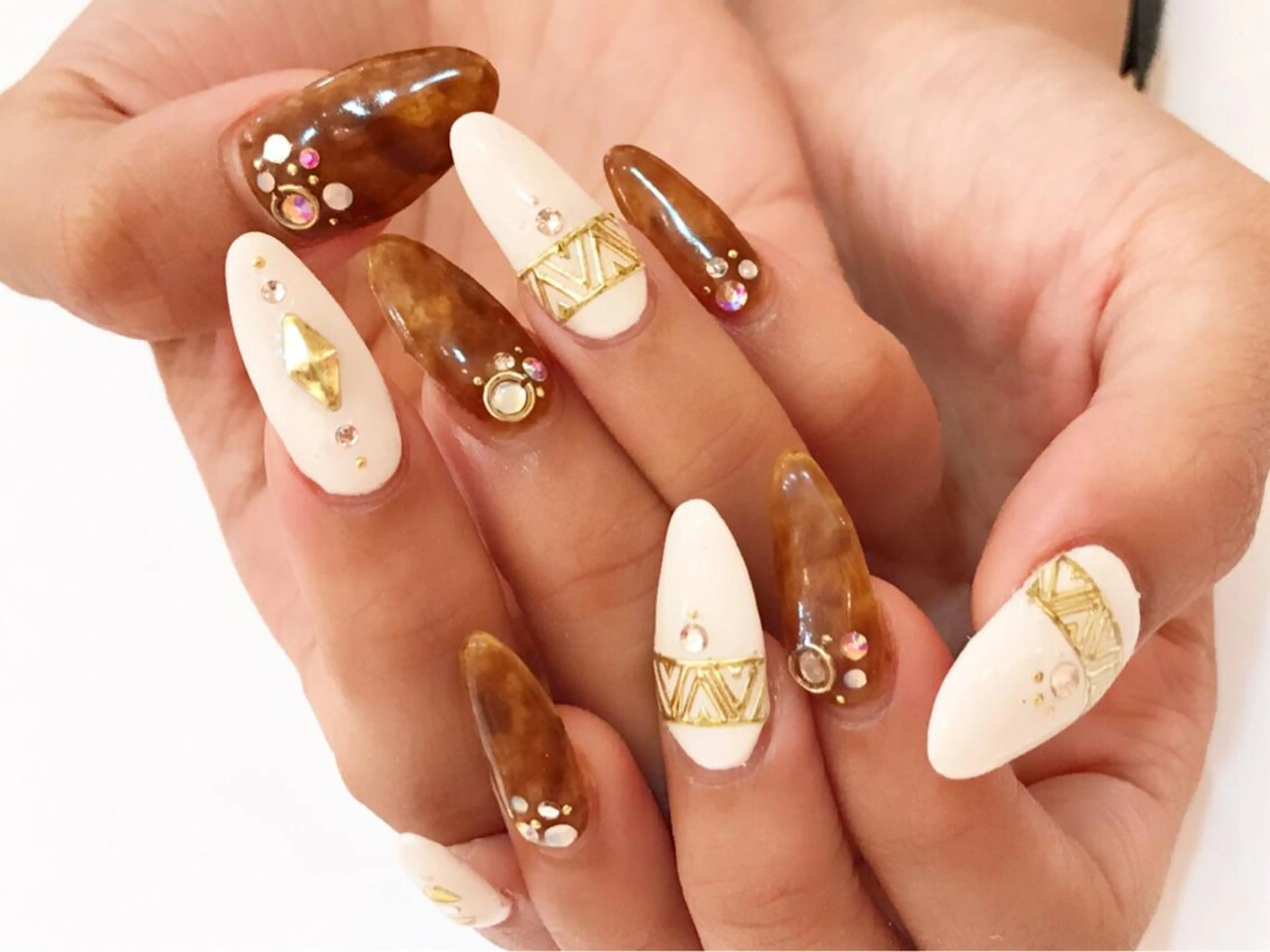 ミディアム カラー パーマ ヘアアレンジ メンズ キッズ ネイル マツエク・マツパ 学生（メンズ向け） 付け放題 学生 アートネイル フットネイル NAILSGOGO shibuyaのネイルデザイン