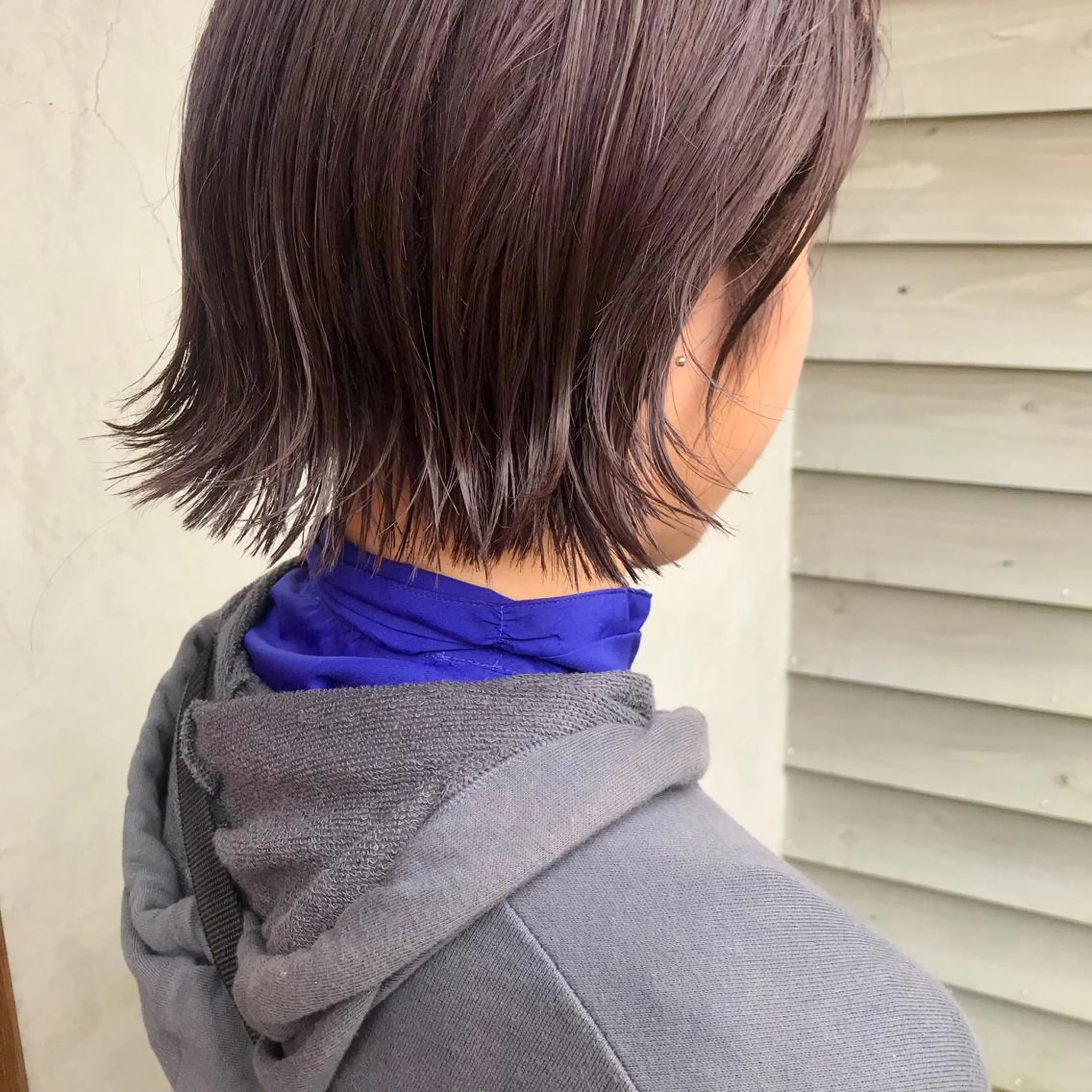 ショート カラー ブリーチ グレージュ ラベンダーカラー ラベンダーグレージュ ラベンダーグレー botan KOZUEのヘアスタイル
