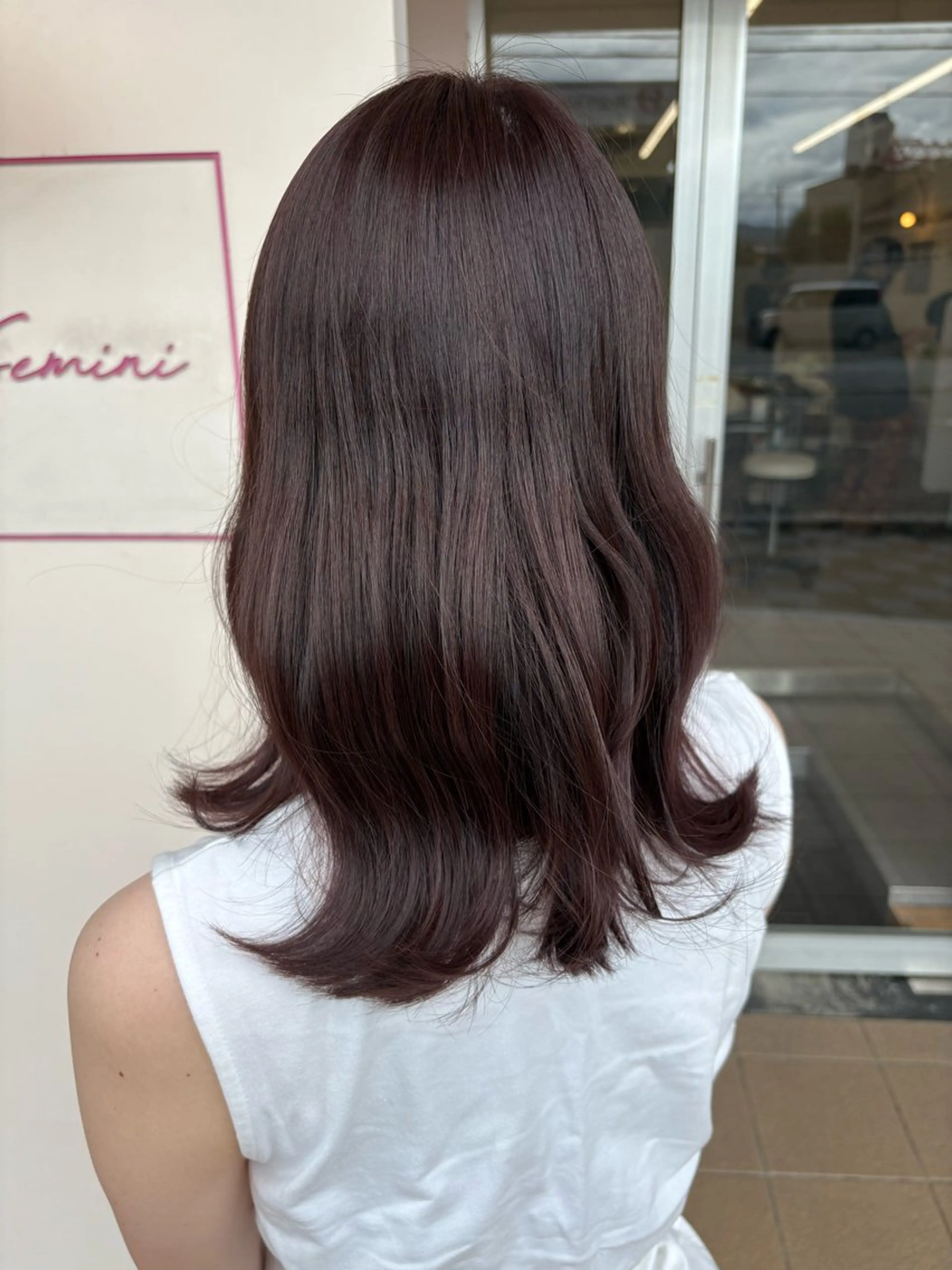 セミロング カット ヘアカラー 西澤 綺羅のヘアスタイル