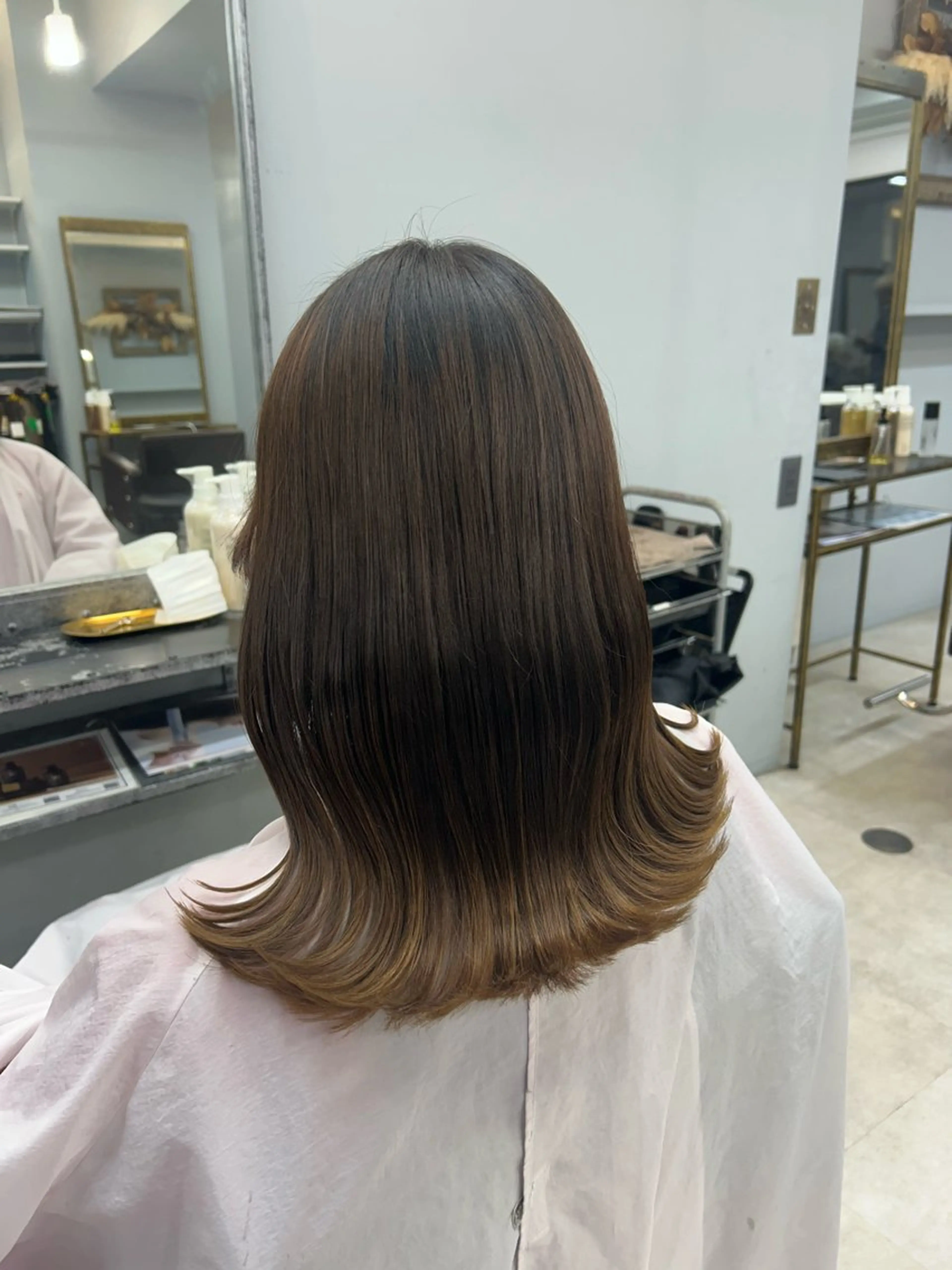 ミディアム hair atelier OZ桑野店所属・阿佐見 若菜のヘアスタイル