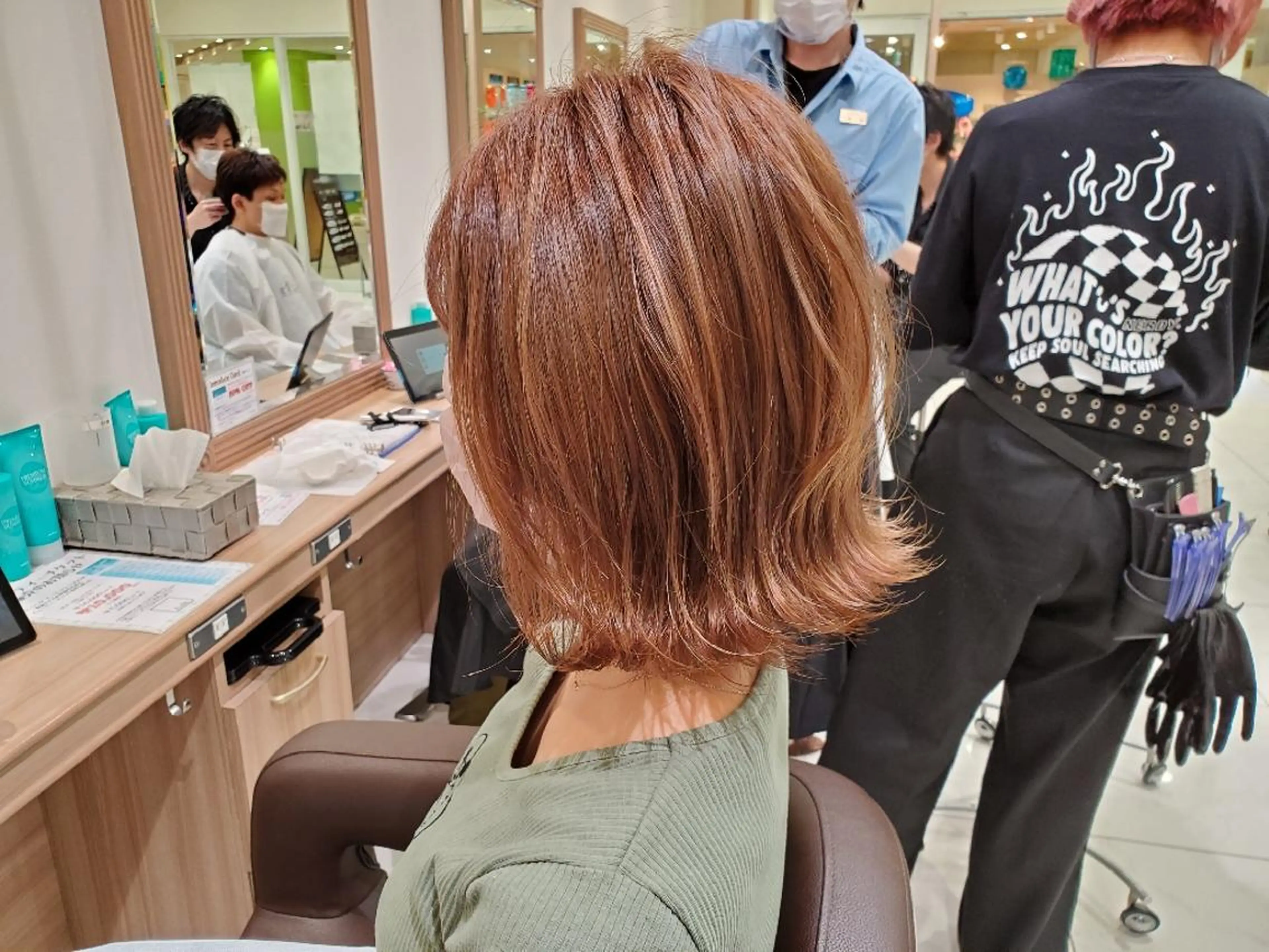 ミディアム カラー アッシュ ベージュカラー ブリーチ ハイライトカラー イルミナカラー 中村 和貴のヘアスタイル