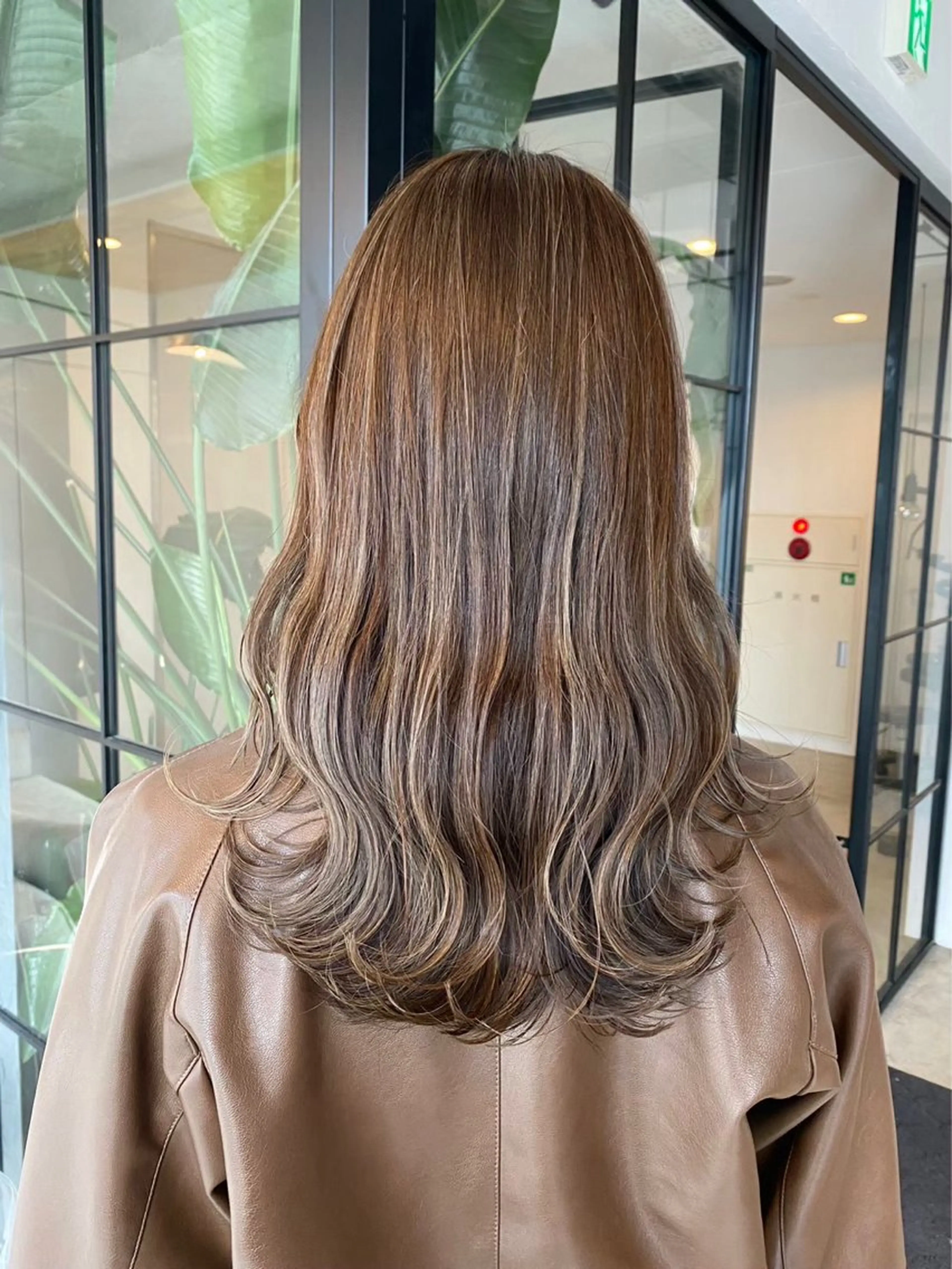 セミロング ヘアカラー トリートメント ベージュカラー/新潟 オリーブ/落合優吾のヘアスタイル