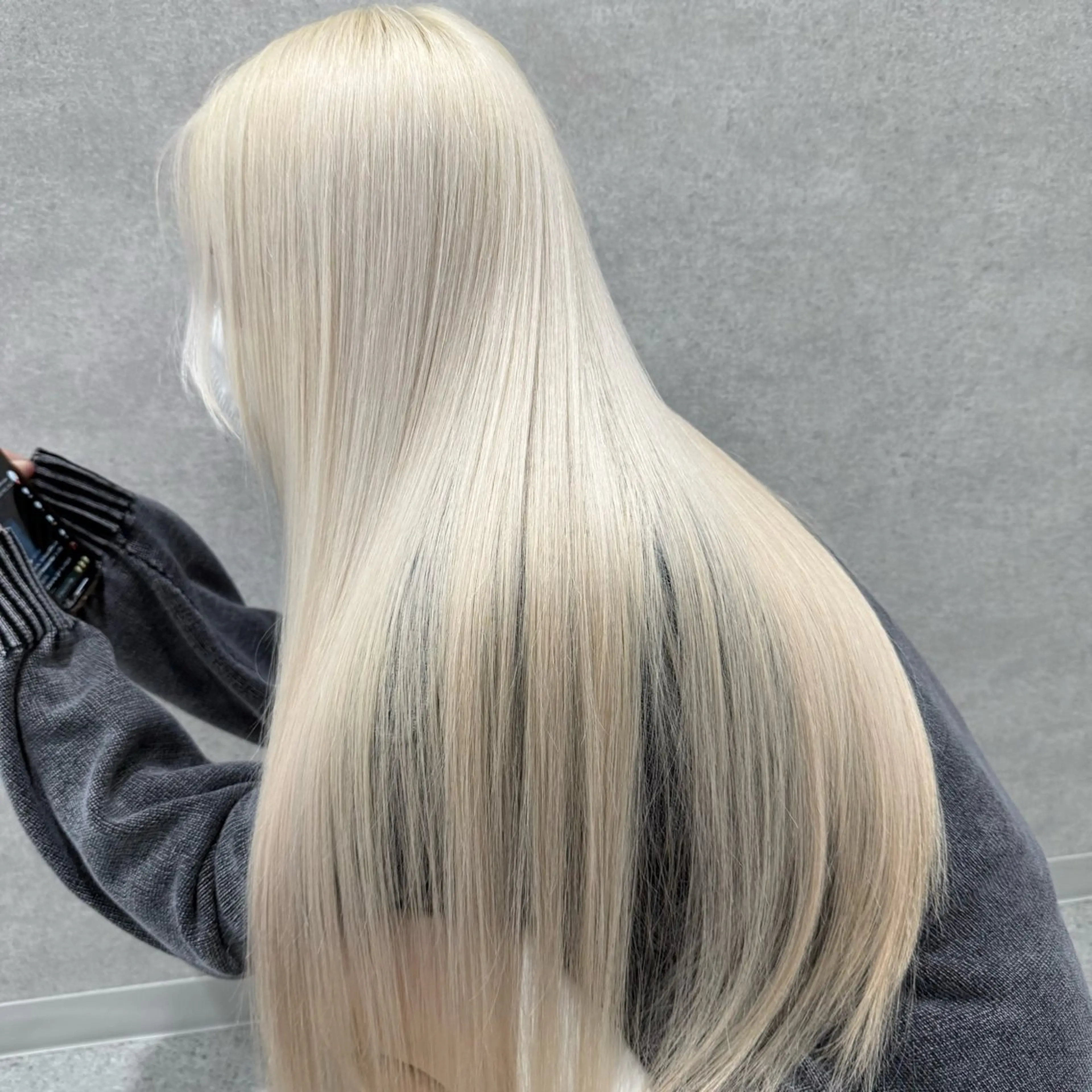 ロング ヘアカラー トリートメント SALOWIN札幌大通店所属・‎🤍札幌ハイトーン 🤍シンゴのヘアスタイル