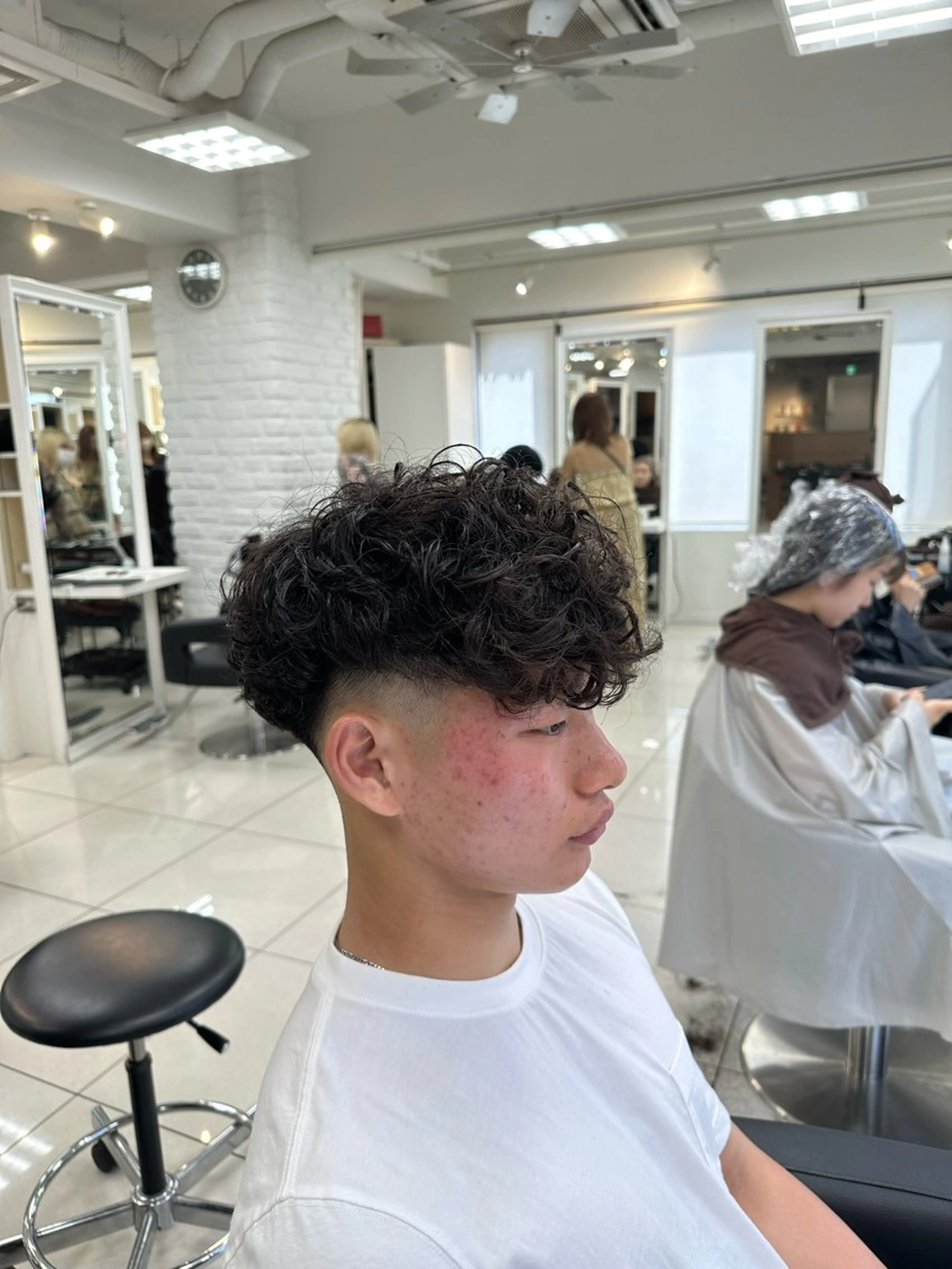 ショート パーマ メンズ スペインカール カット パーマ トリートメント フェザーパーマ職人 🪶ryosukeのヘアスタイル
