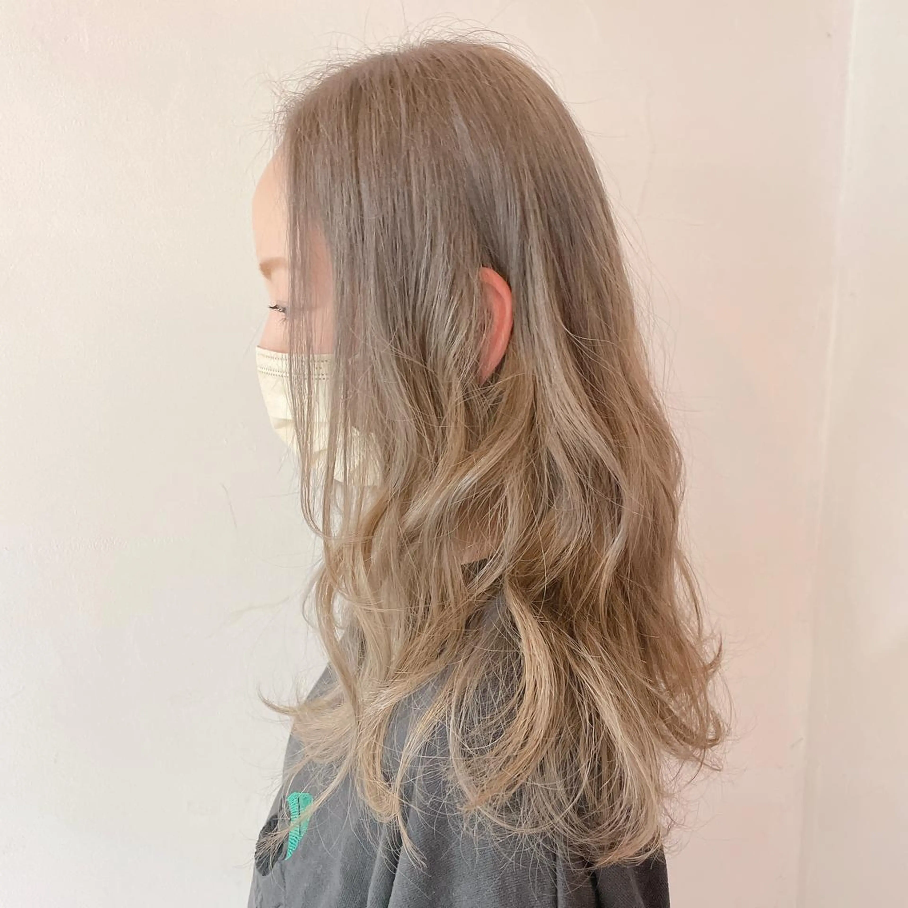 ロング カラー バレイヤージュ ベージュカラー ブリーチ ケアブリーチ ダブルカラー ヘアカラー トリートメント デザインカラー髪質 改善Lilithのその他イメージ