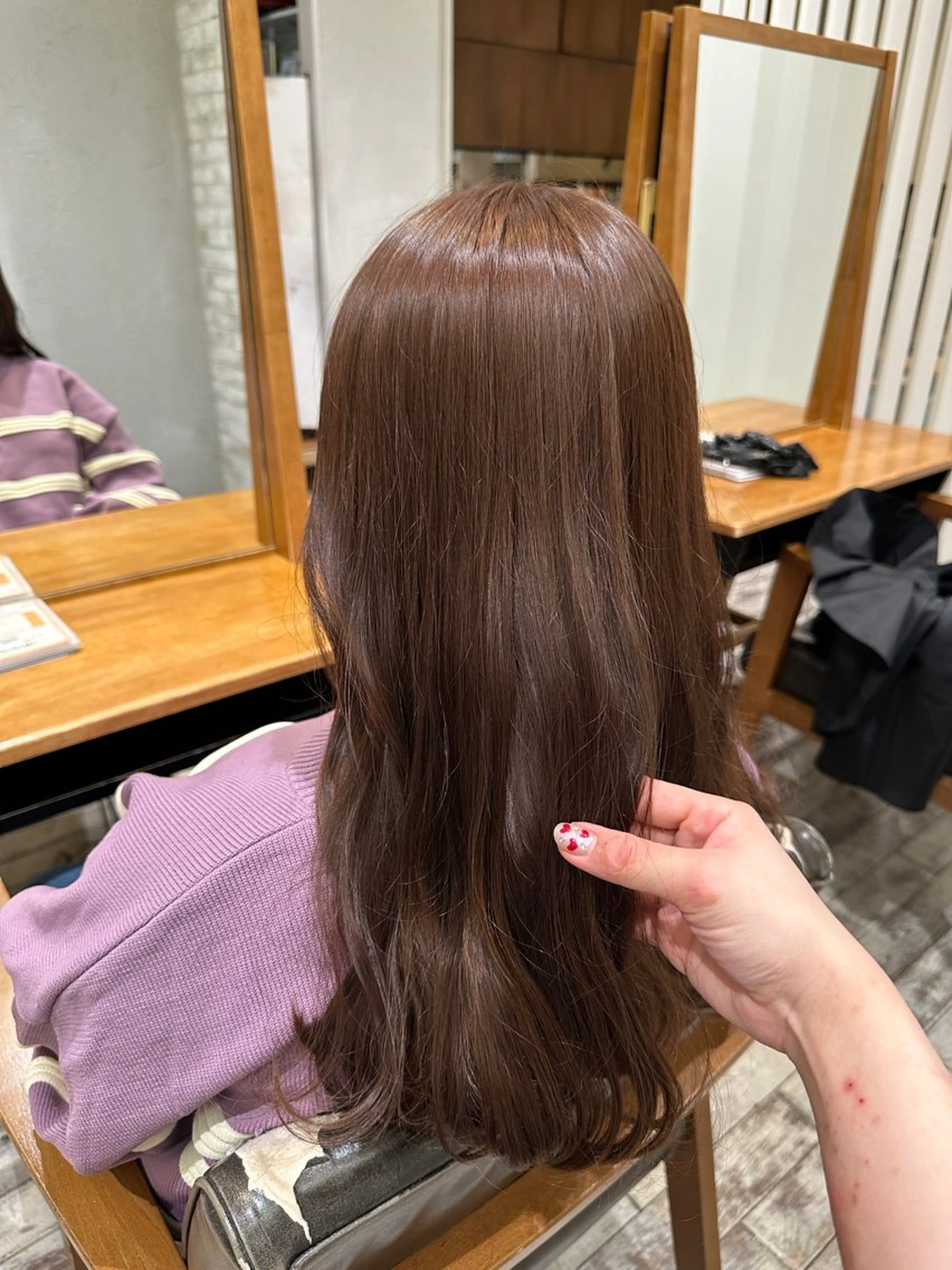 ロング カラー ベージュカラー Aura所属・丸山 心 / 艶カラーのヘアスタイル