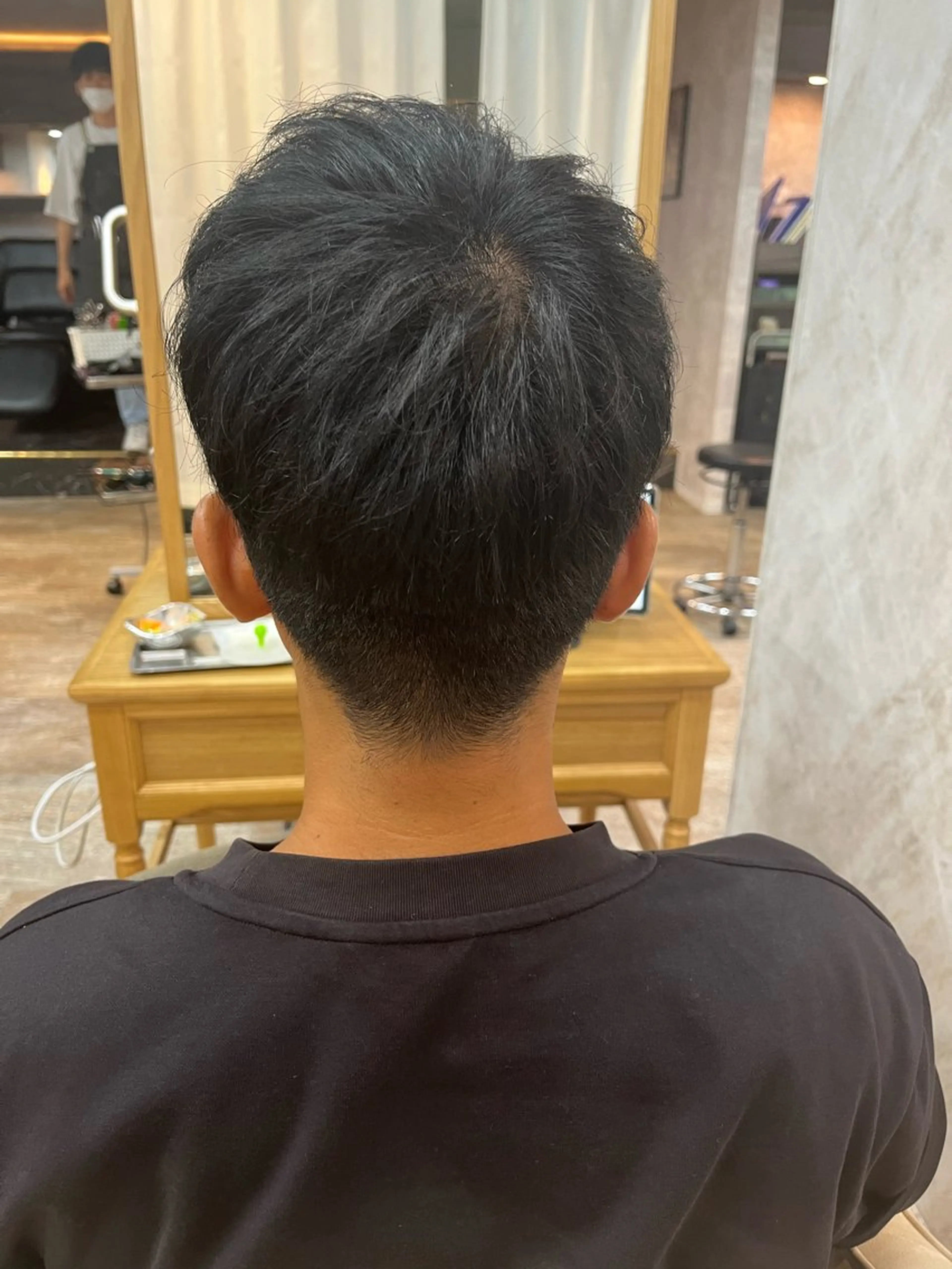ショート カラー ブリーチ メッシュ ヘアカラー 飯島 愛深のヘアスタイル