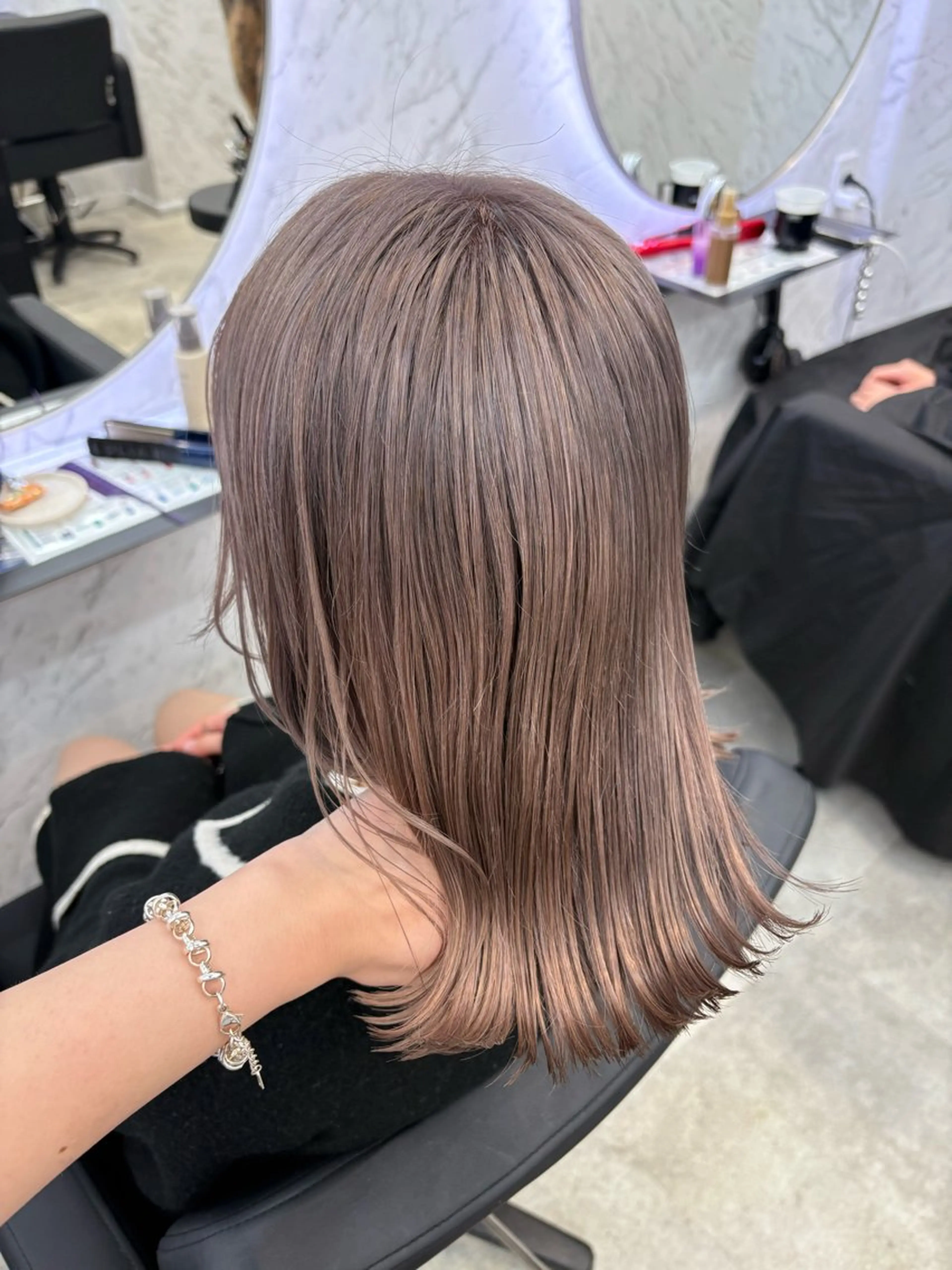 セミロング カラー グレージュ ミルクティーグレージュ ヘアカラー hair salon dot. mooda 韓国風サロン 町田店所属・韓国風ヘア🎀🩶 /♡𝓝𝓸𝓪♡のヘアスタイル