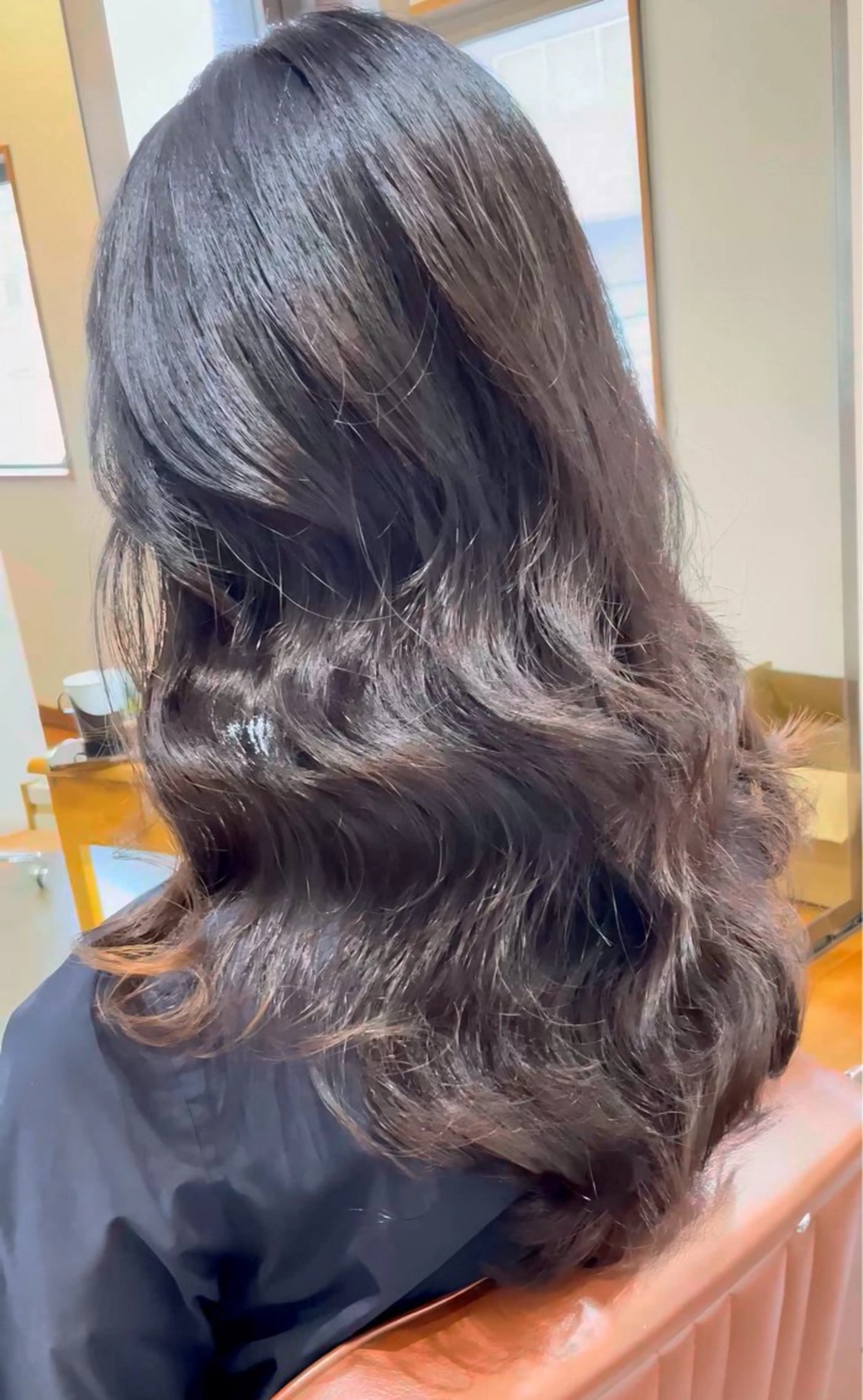 ロング 韓国風ヘア カット パーマ トリートメント TMJ所属・バズる韓国ヘア 🇰🇷溝邊　拓麿のヘアスタイル