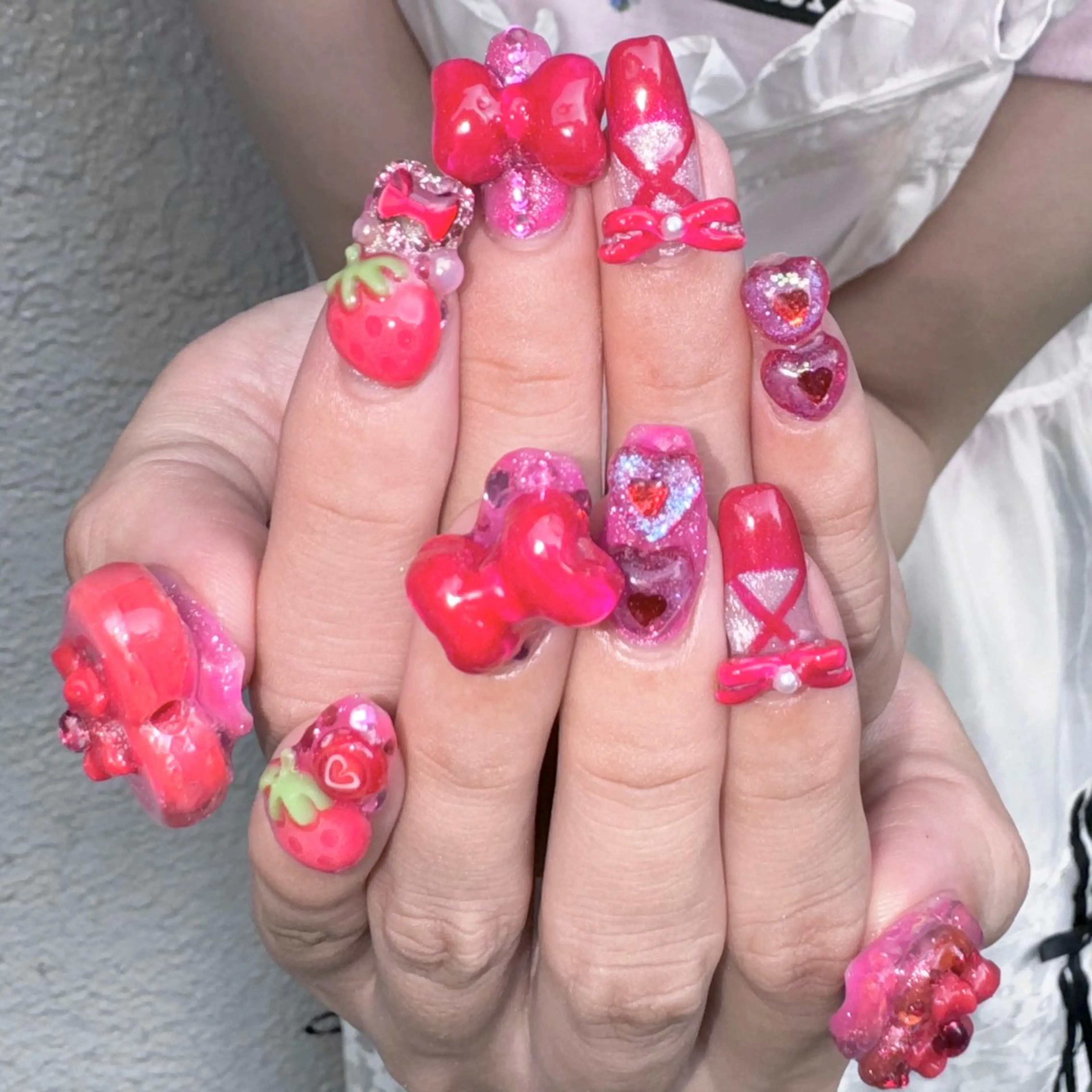 ネイル RIEKO🍒 ワンホン♡推しネイルのネイルデザイン