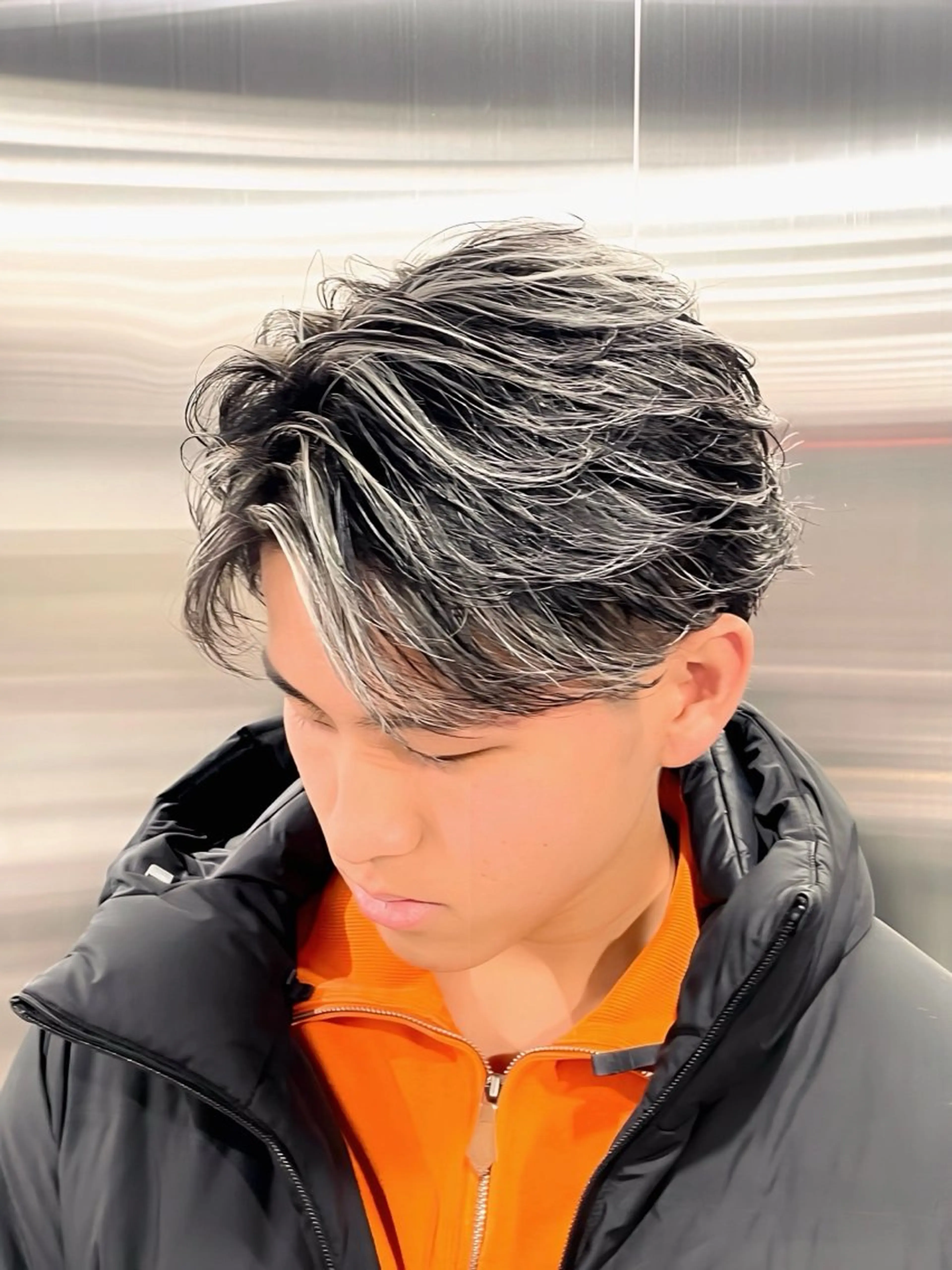 ショート メンズ センターパート フェザーパーマ カルマパーマ メンズメッシュ メンズパーマ カット カラーモデル⚡️ REONのヘアスタイル